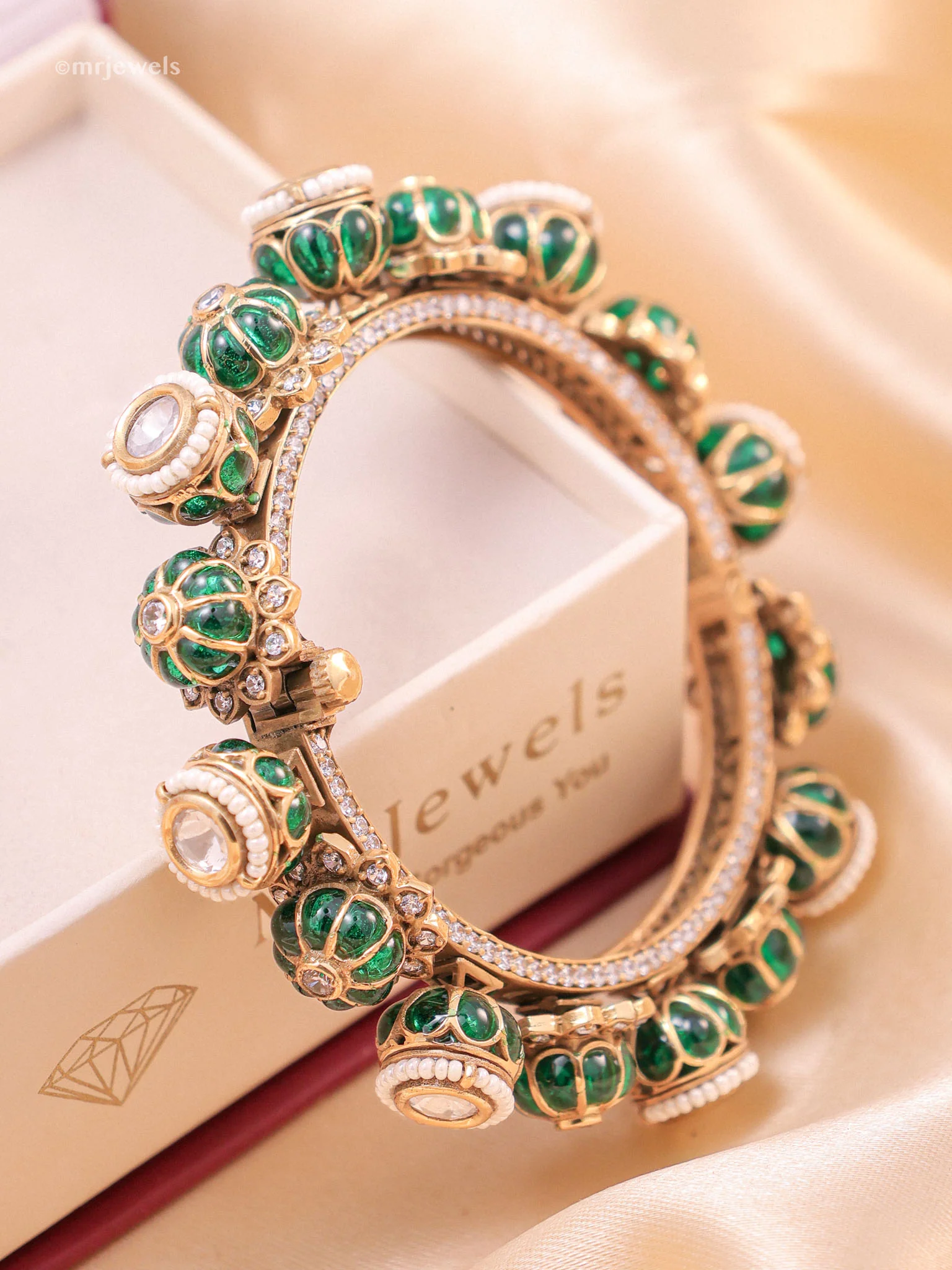 Heritage kada with  Meenakari domes