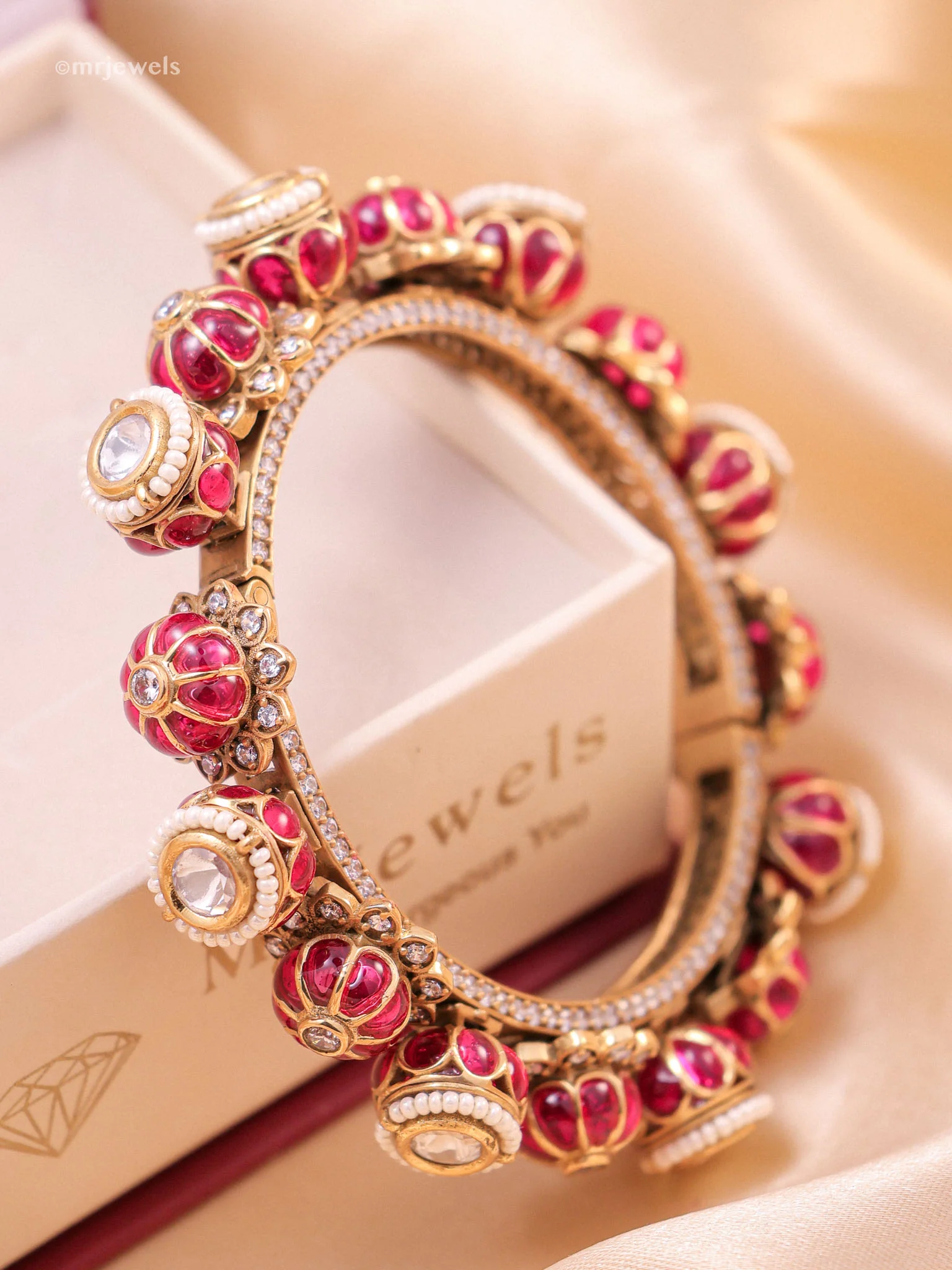 Heritage kada with  Meenakari domes - Image 2