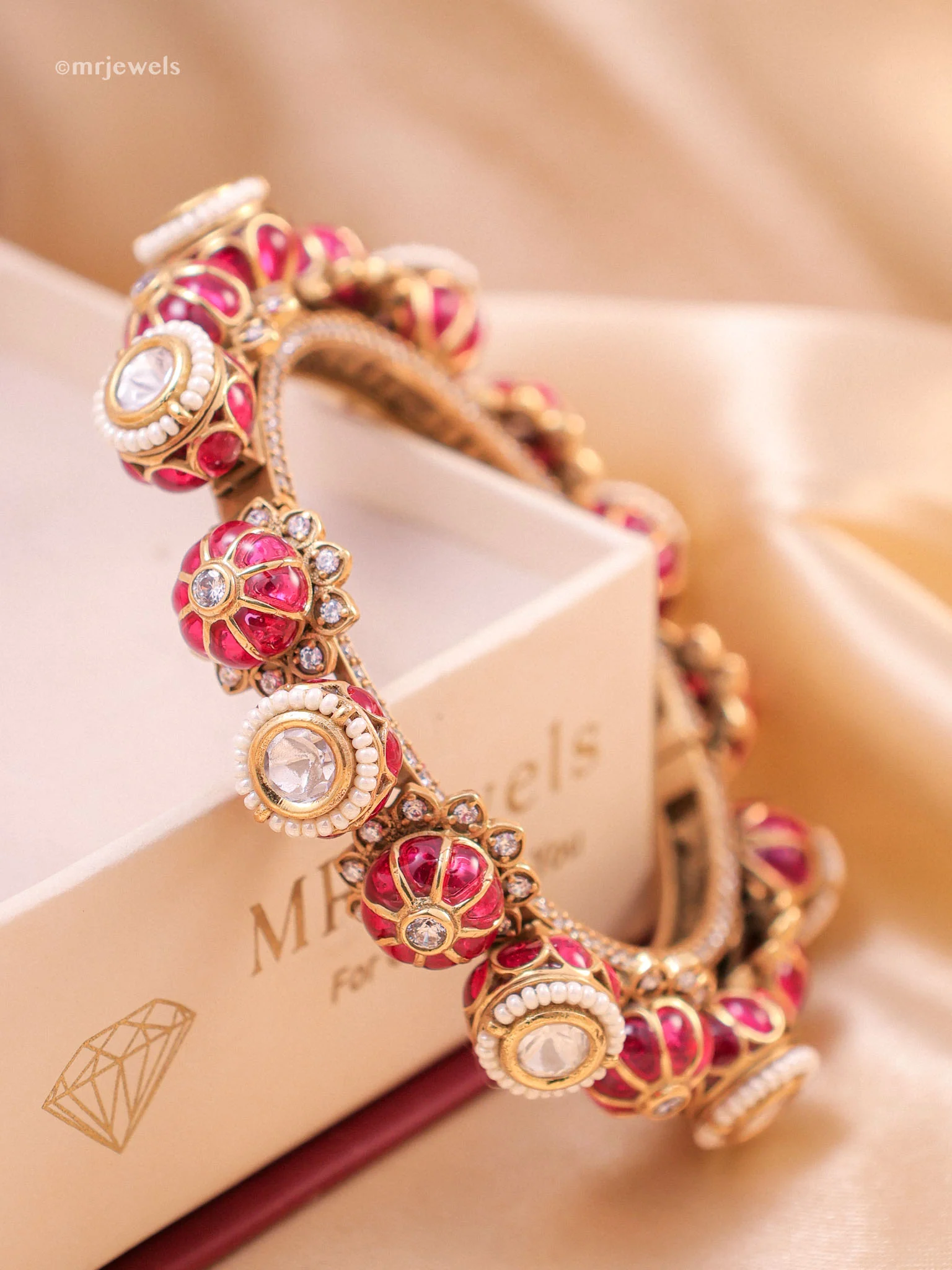 Heritage kada with  Meenakari domes - Image 4