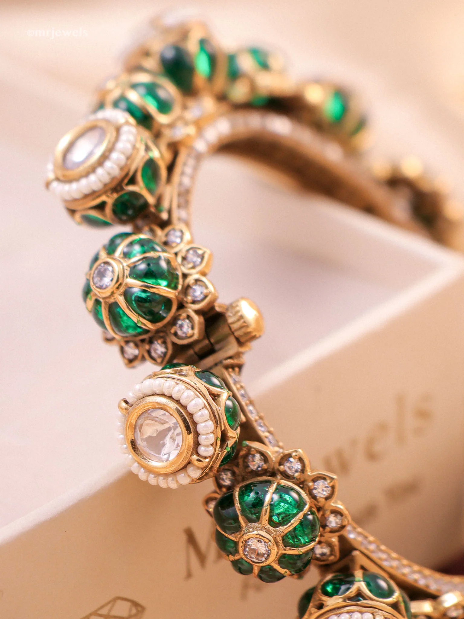 Heritage kada with  Meenakari domes - Image 5