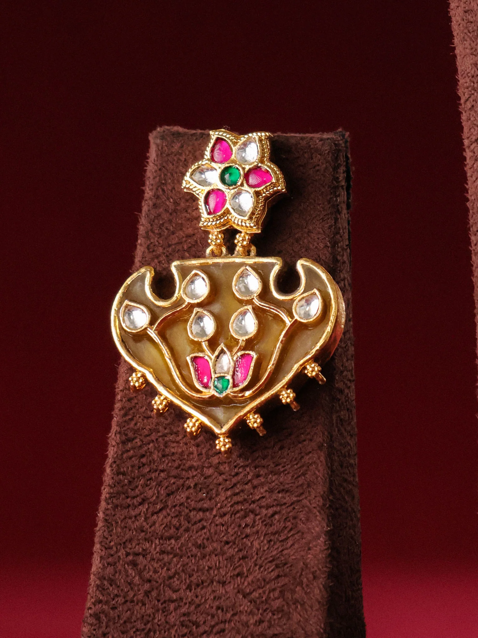 Hridaya Riwaayat Carved Stone Pendant Set | Temple Jewellery - Image 3
