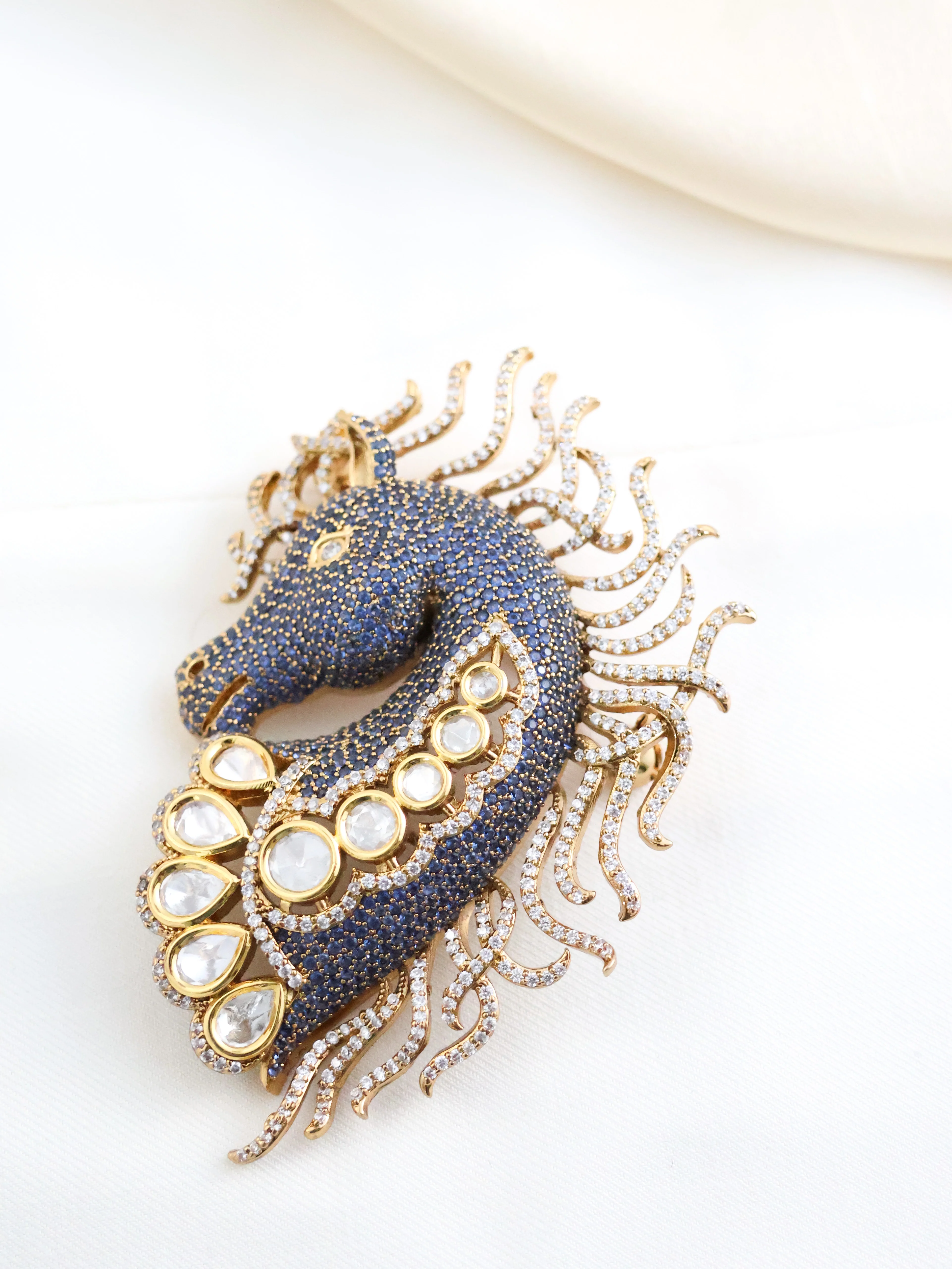 Imperial Stallion Heritage Brooch – Statement Luxury Jewelry - Image 3