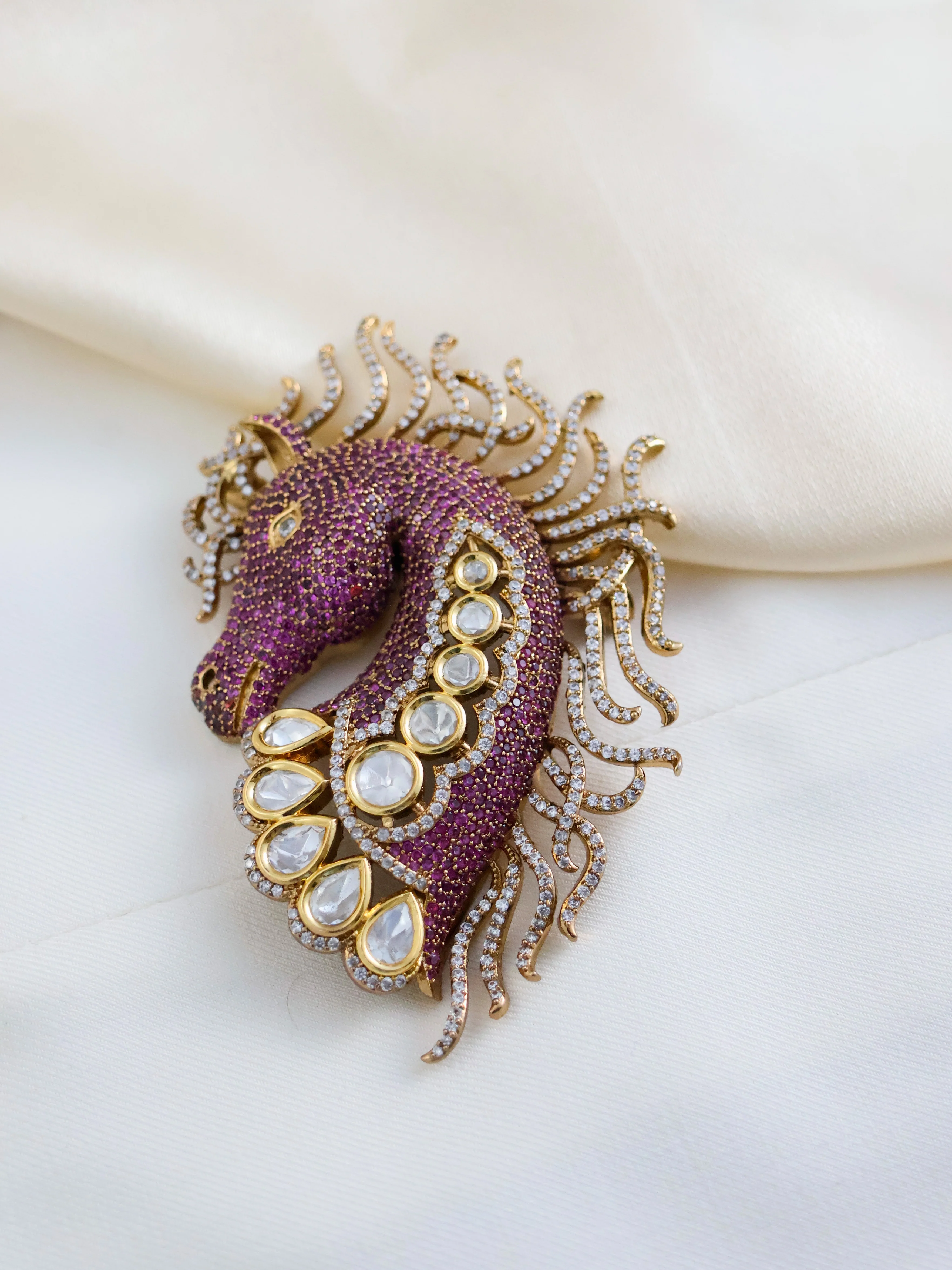 Imperial Stallion Heritage Brooch – Statement Luxury Jewelry - Image 4