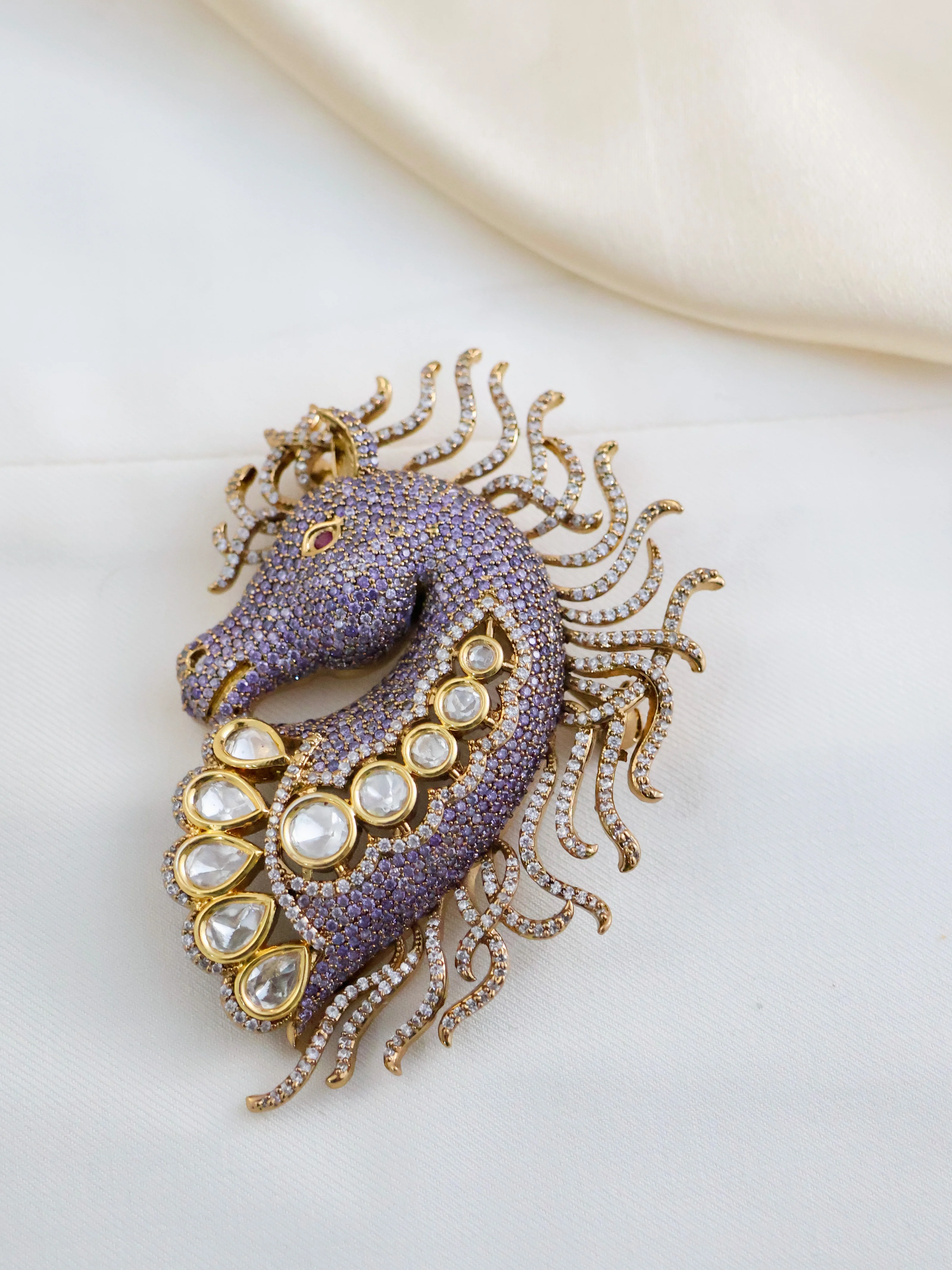 Imperial Stallion Heritage Brooch – Statement Luxury Jewelry - Image 5