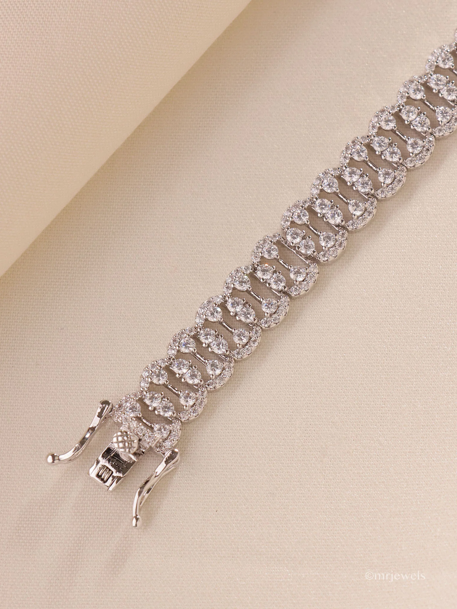 Iraaya Dazzling Tennis Bracelet - Image 4