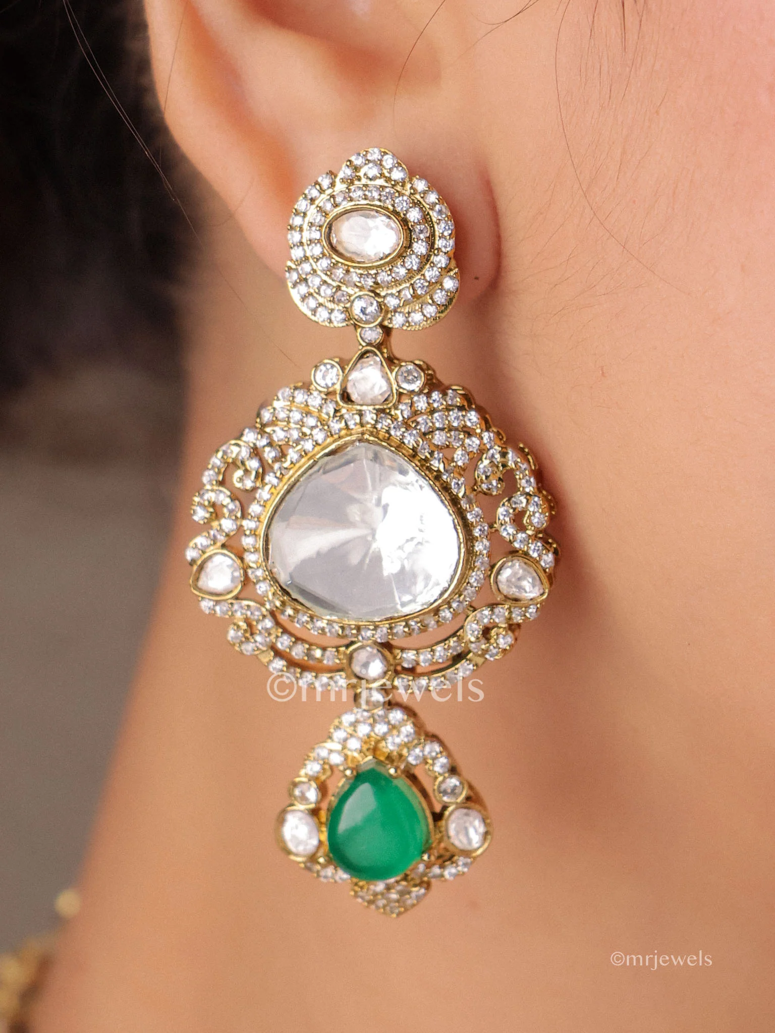 Ishani Statement Kundan Emerald Necklace Set - Image 3