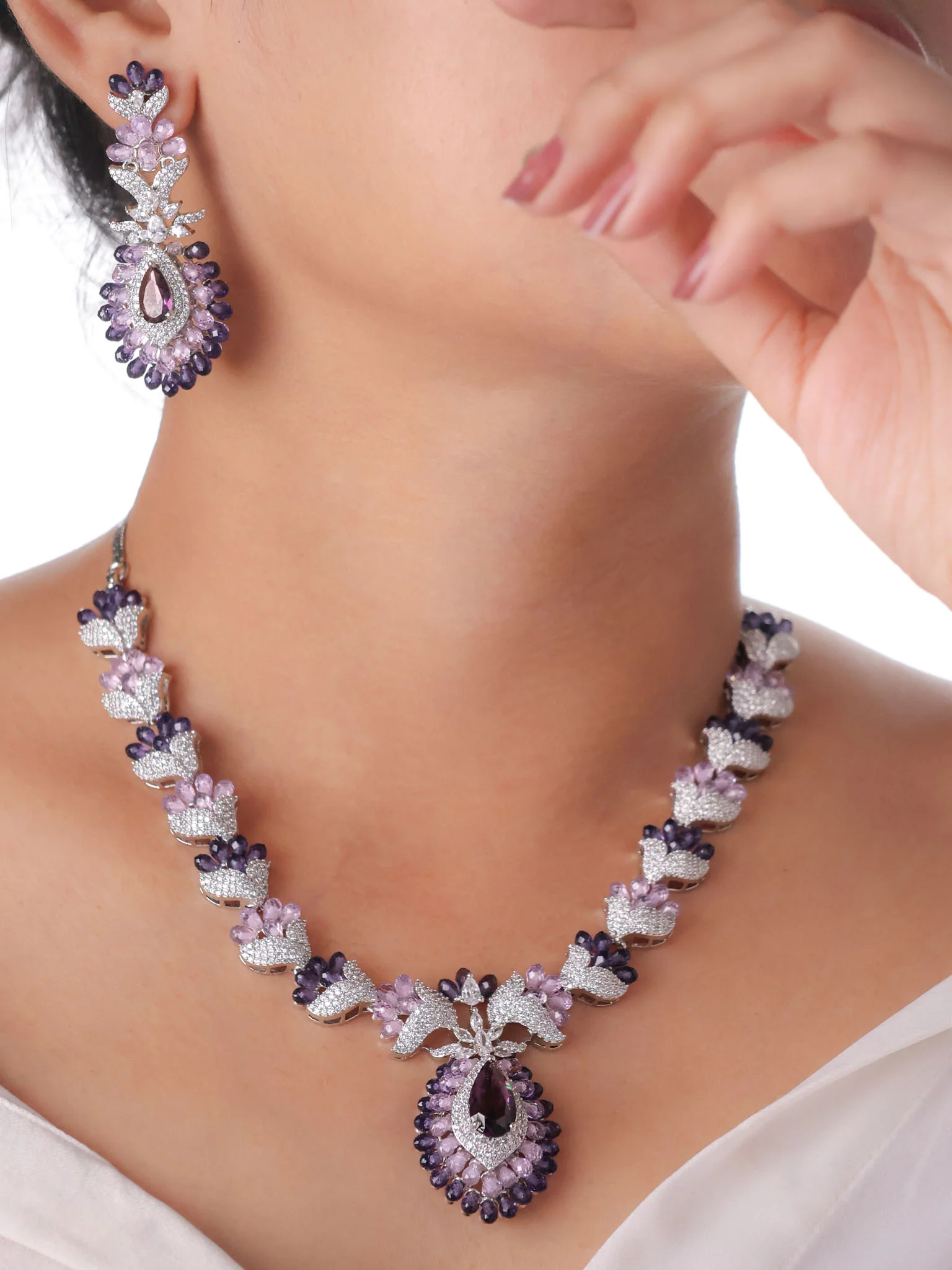 Jade-Mist Couronne — Beaded Necklace Set