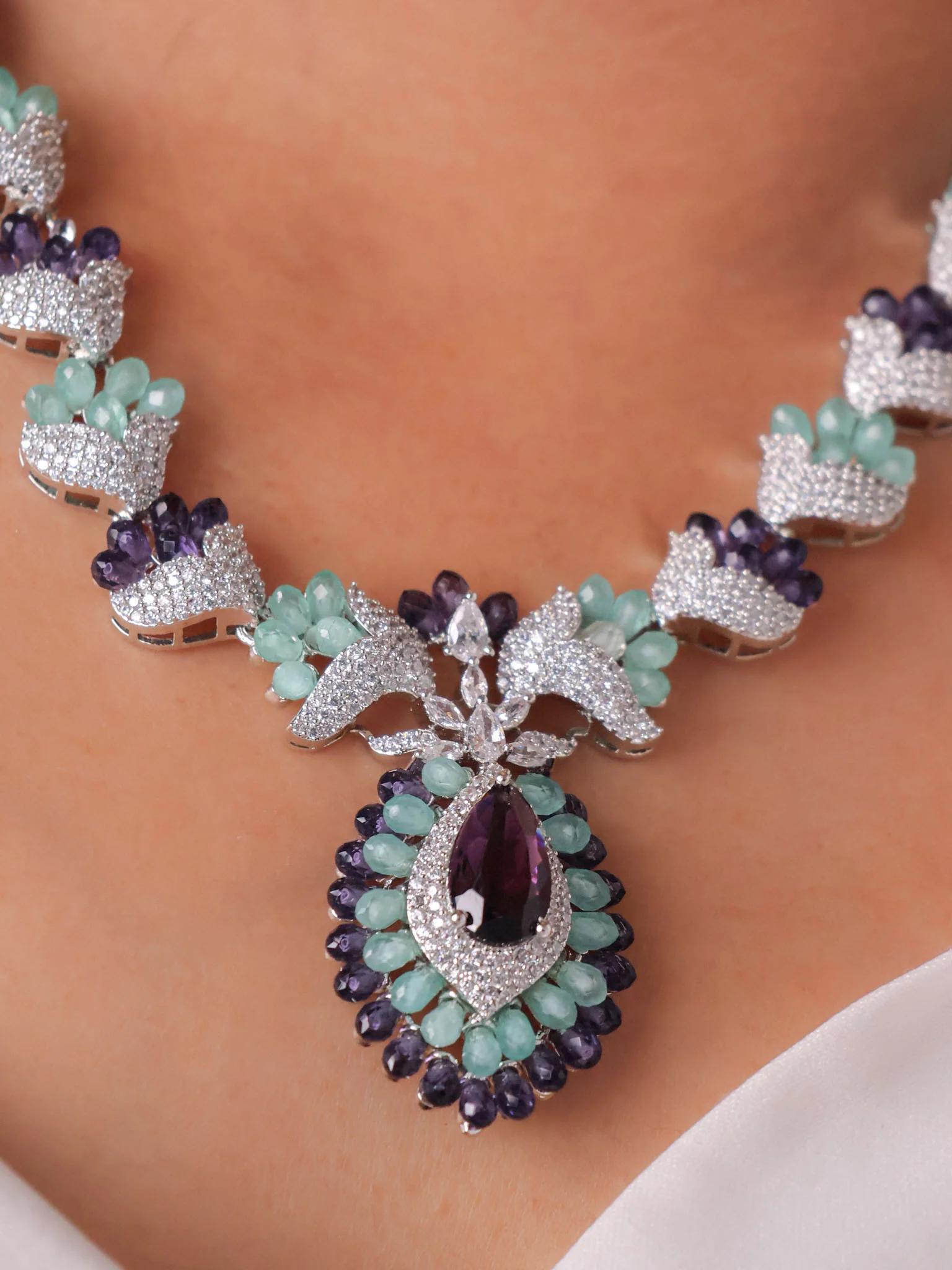 Jade-Mist Couronne — Beaded Necklace Set - Image 5