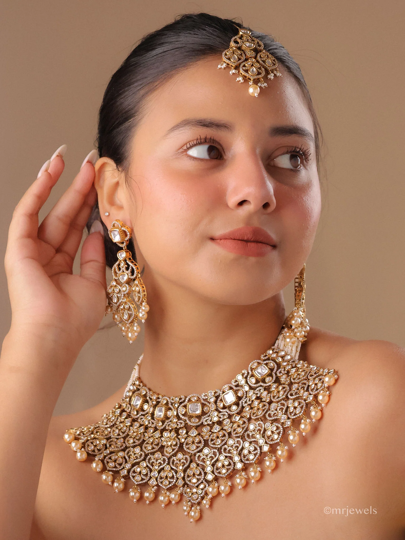Kaavya Luxe Pearl Collar Choker Set