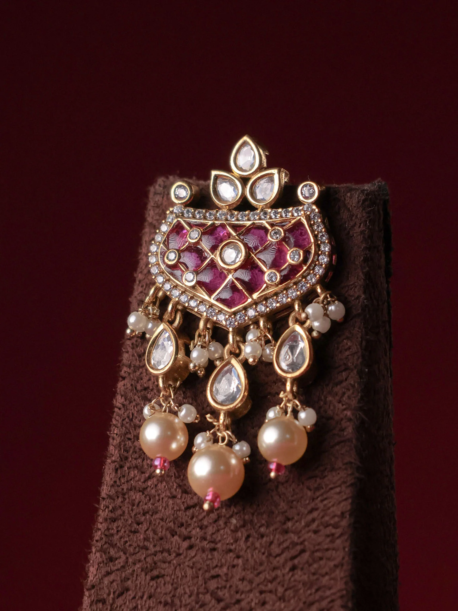 Kairava Heirloom Kundan Necklace Set - Image 3