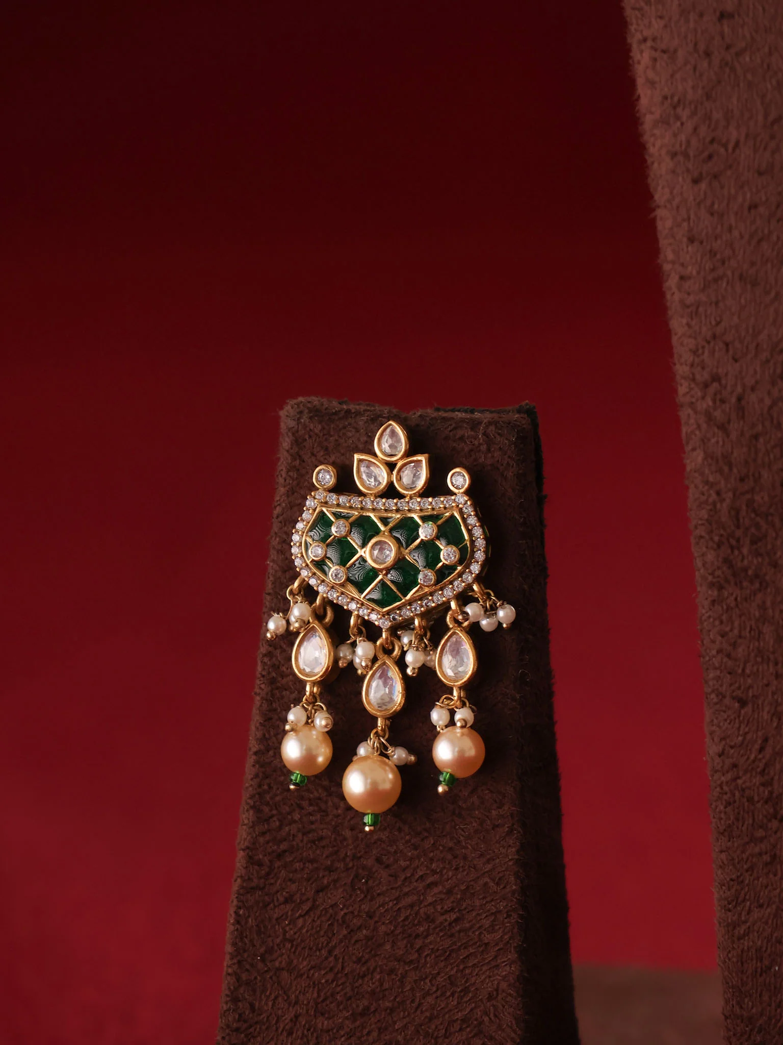 Kairava Heirloom Kundan Necklace Set - Image 6