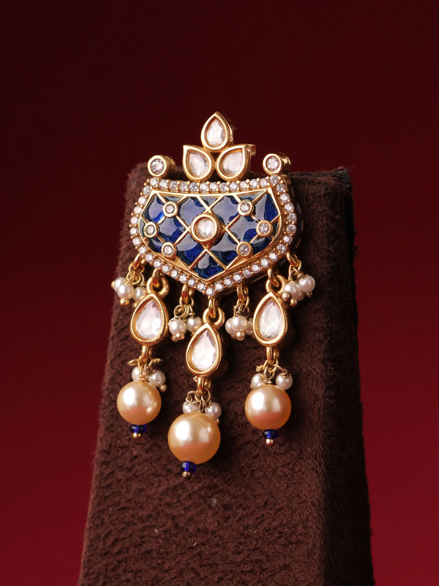 Kairava Heirloom Kundan Necklace Set - Image 9