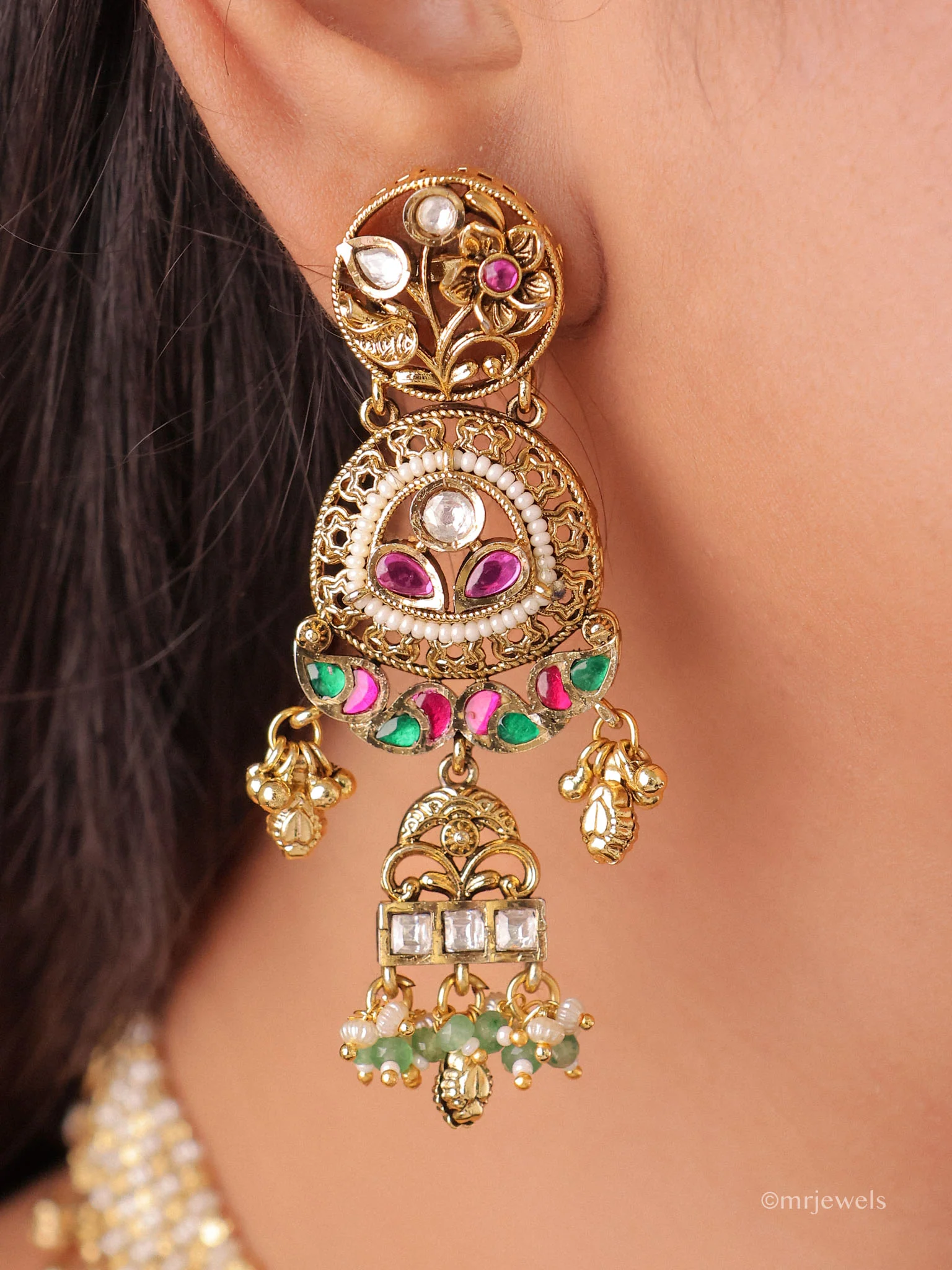 Kairavi Antique Kundan Pearl Necklace Set - Image 3