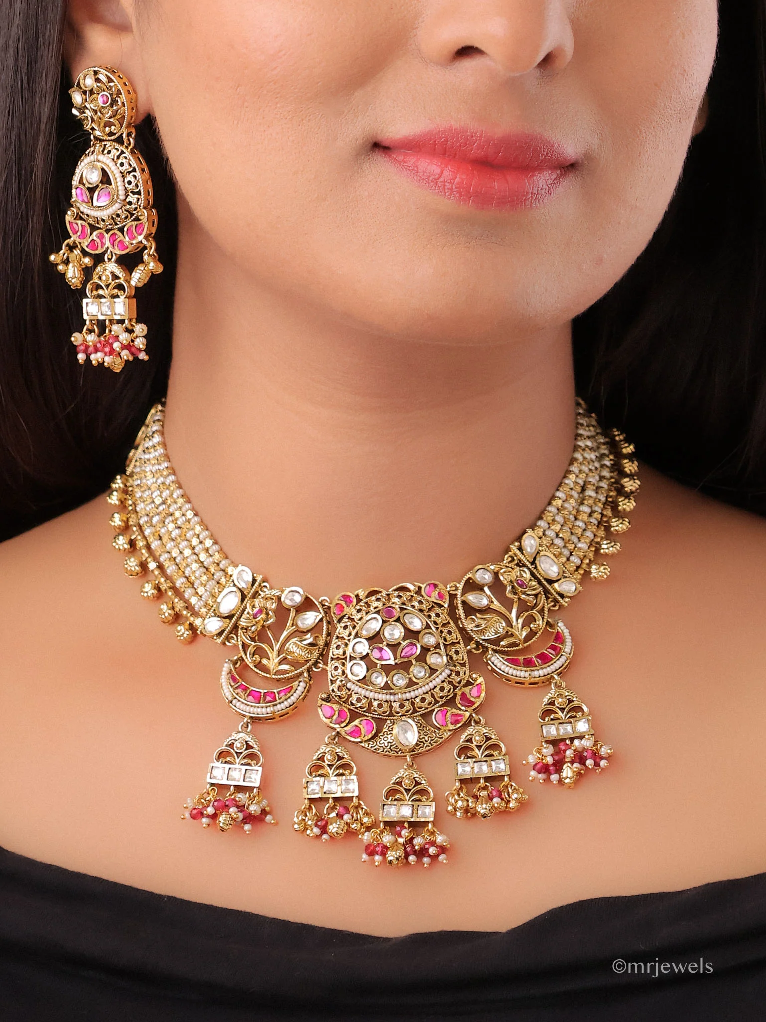 Kairavi Antique Kundan Pearl Necklace Set - Image 4