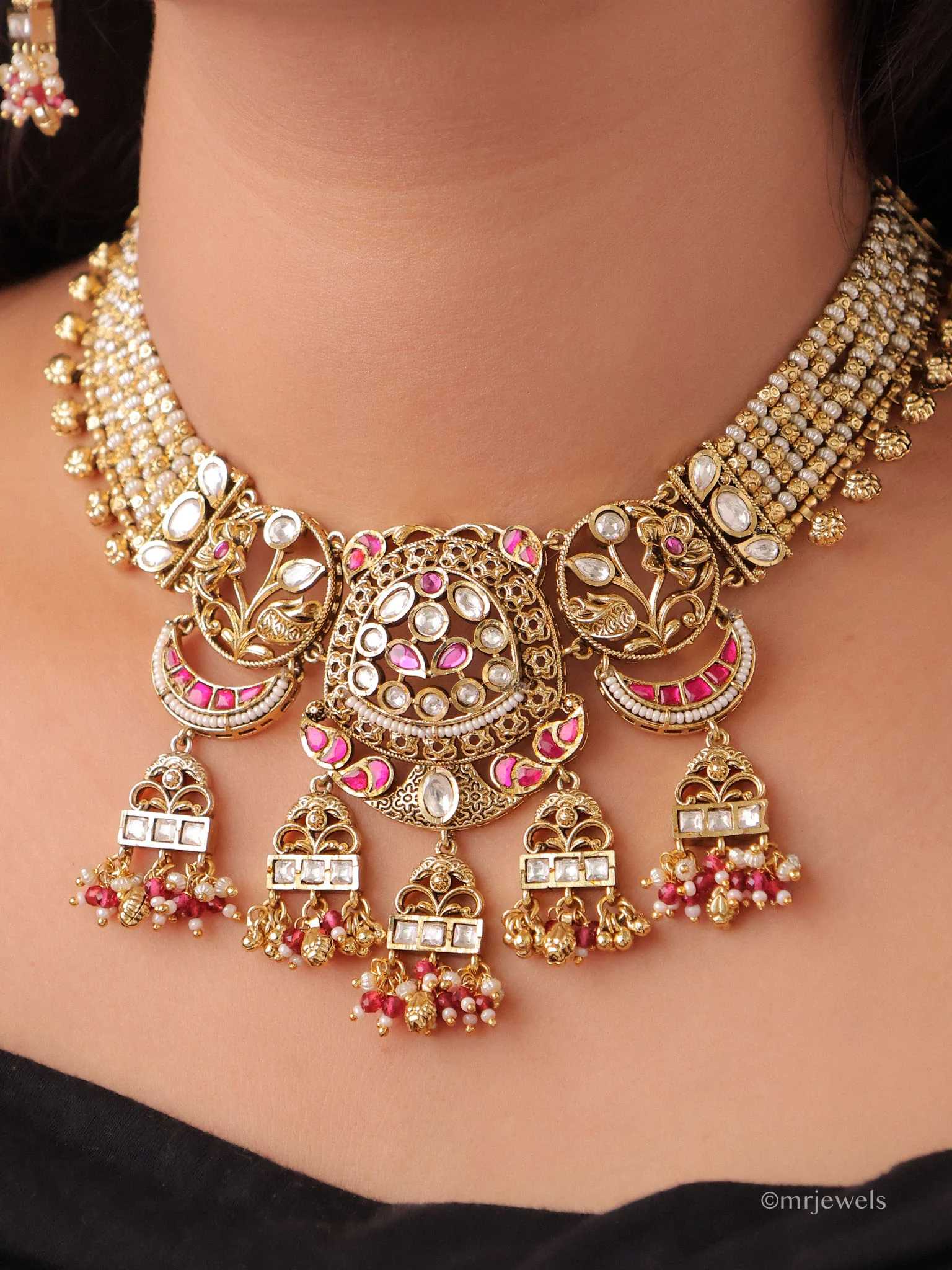 Kairavi Antique Kundan Pearl Necklace Set - Image 5