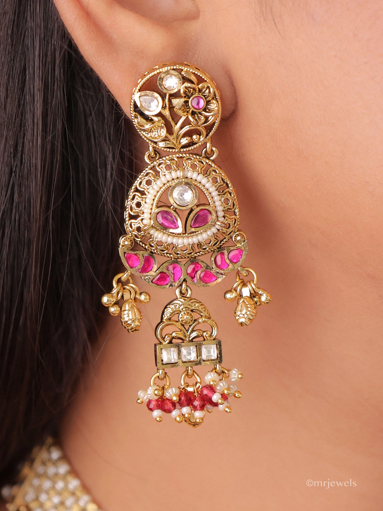 Kairavi Antique Kundan Pearl Necklace Set - Image 6