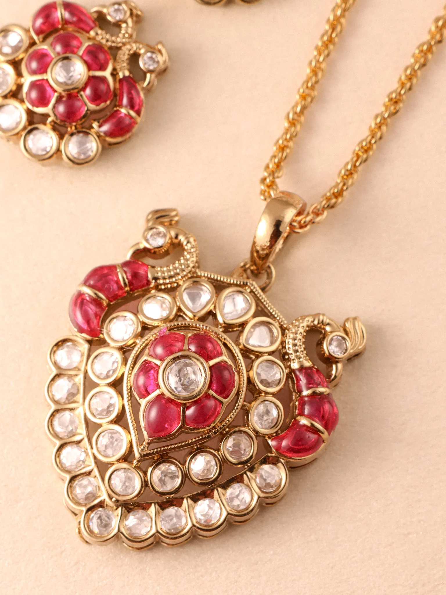 Kairavi Antique Kundan Pendant Set - Image 2
