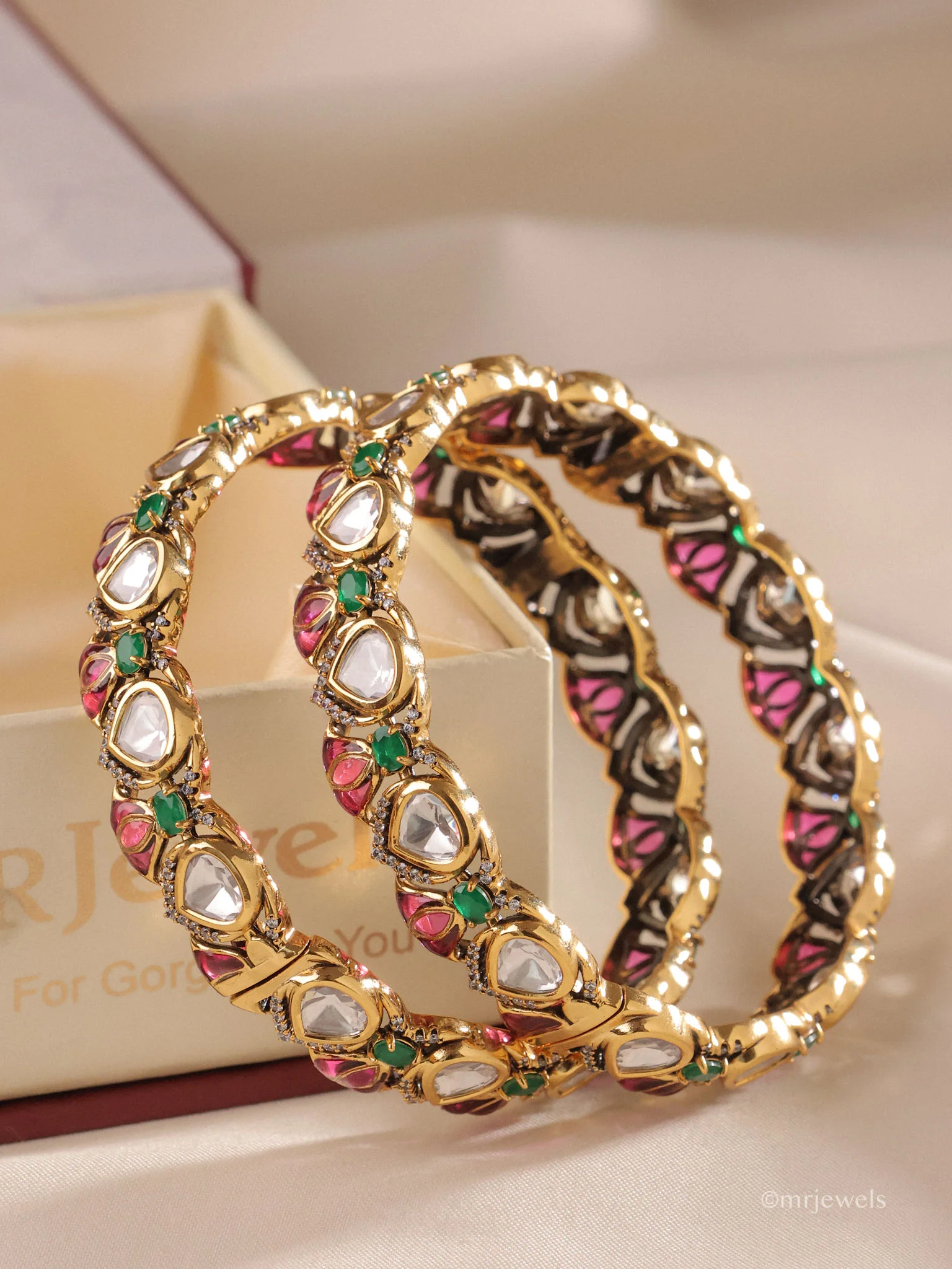 Kiara Antique Kundan Polki Bangles - Image 4