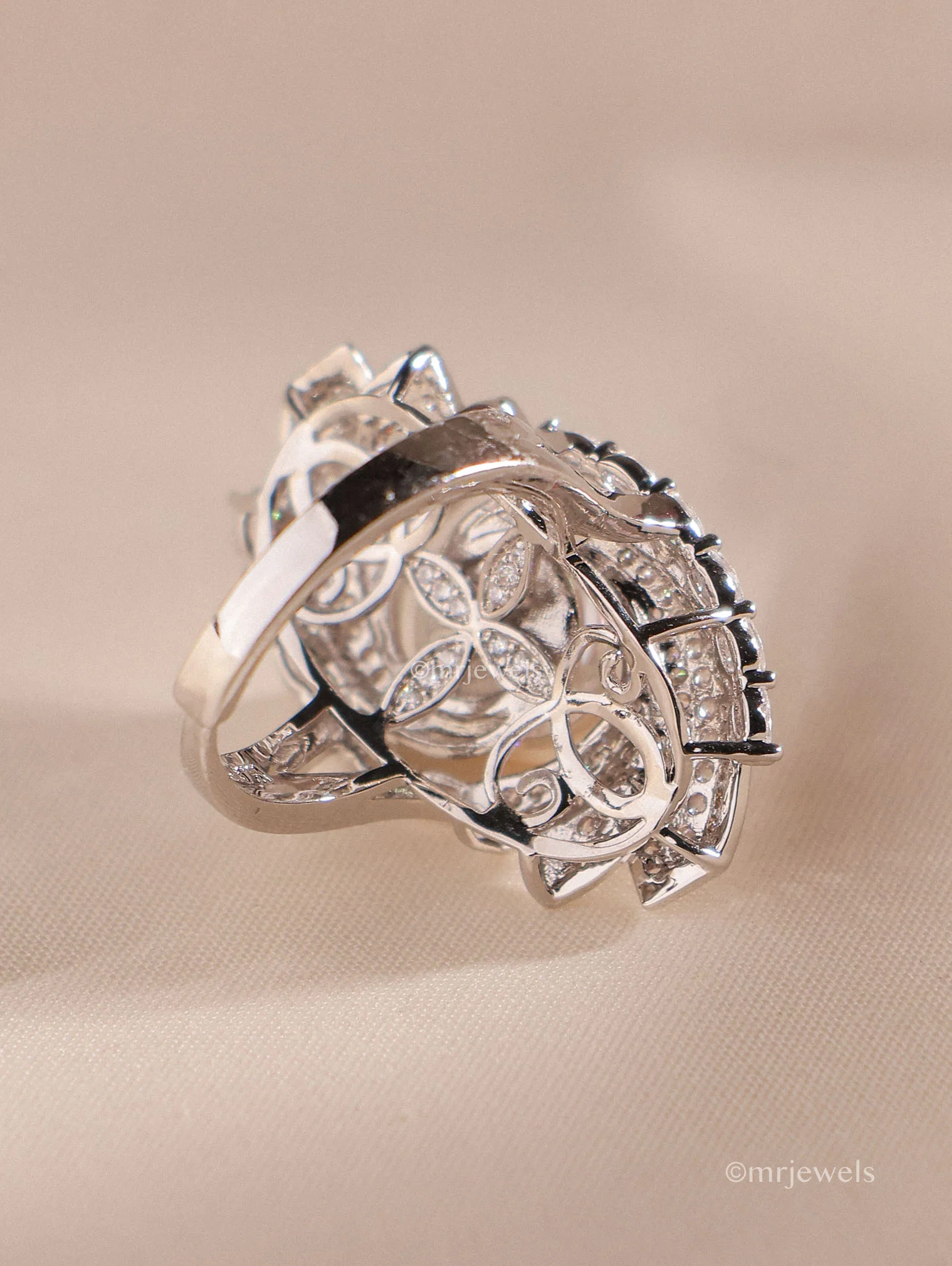 Kiara Statement Pearl Ring - Image 3
