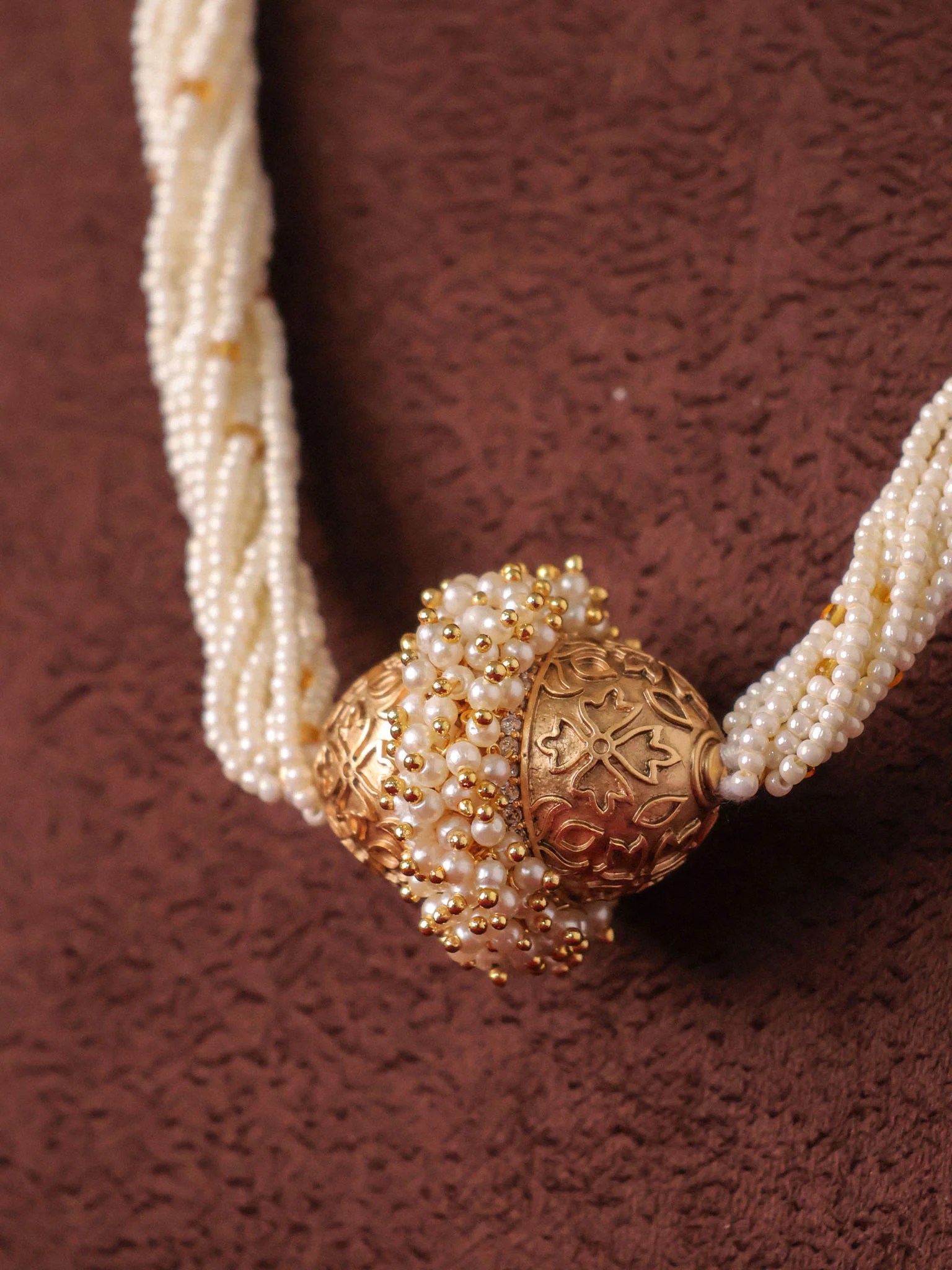 Kosha Riwaayat Pearl Necklace Set - Image 2