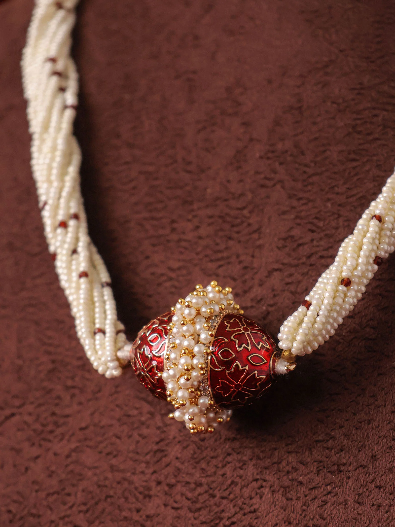 Kosha Riwaayat Pearl Necklace Set - Image 4