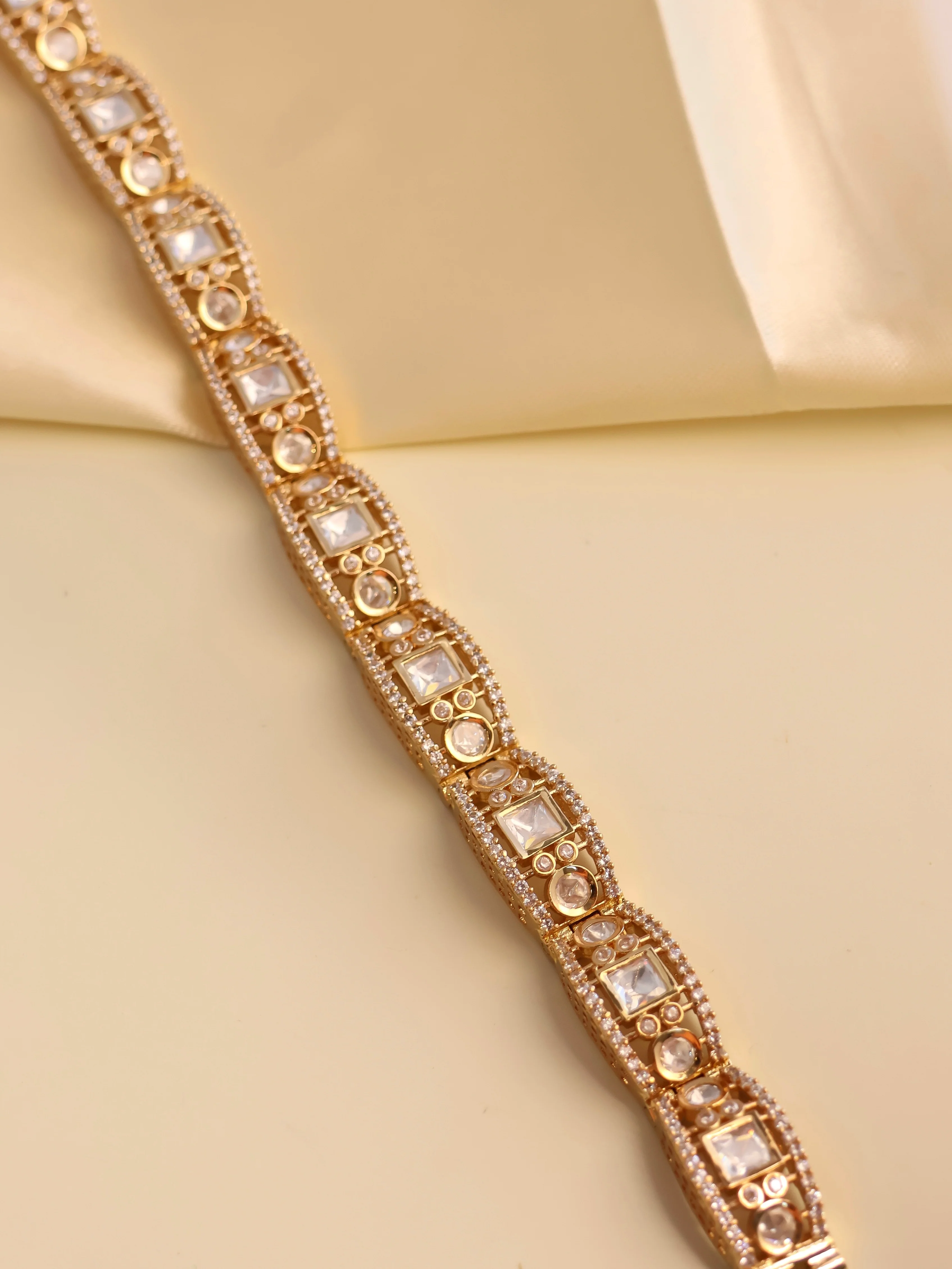 Kundan Gazra Bracelet – 19.2cm | Micron Gold Plated