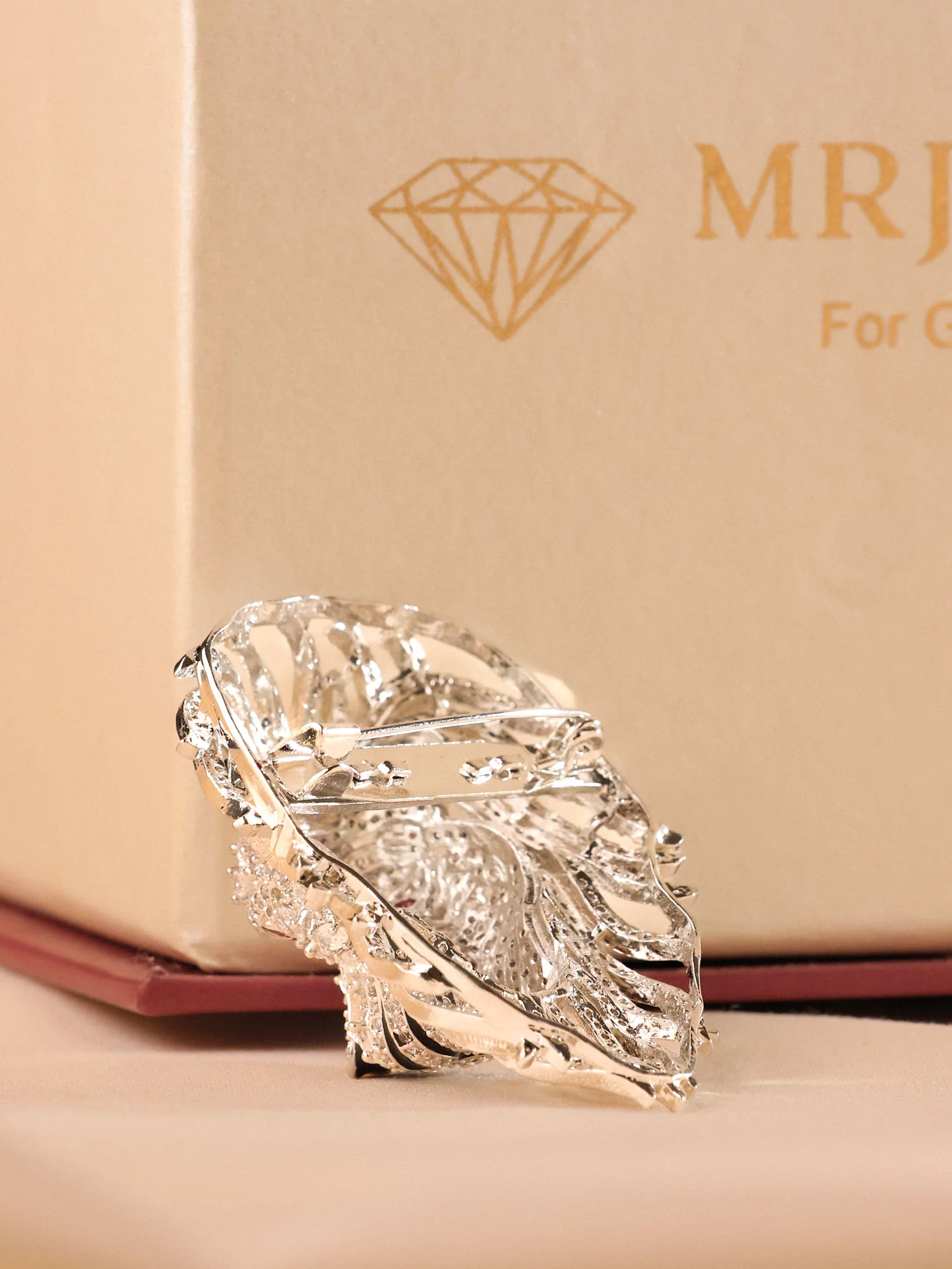 Lion Brooch - Image 3