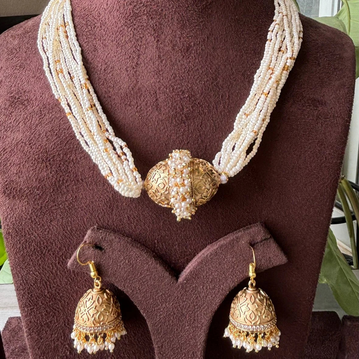 Lovely Trending Pearl Necklace