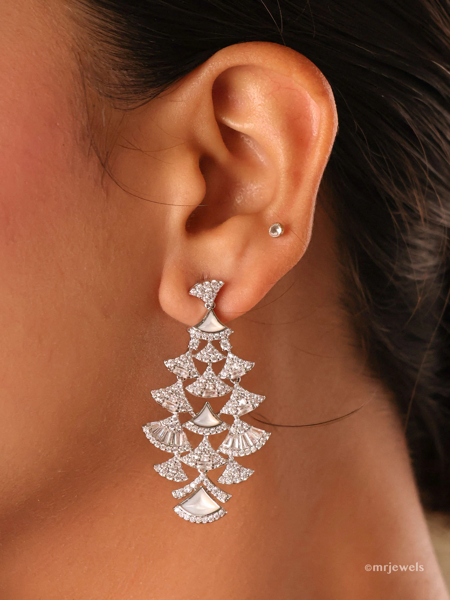 Luxe Diamond Statement Necklace - Image 3