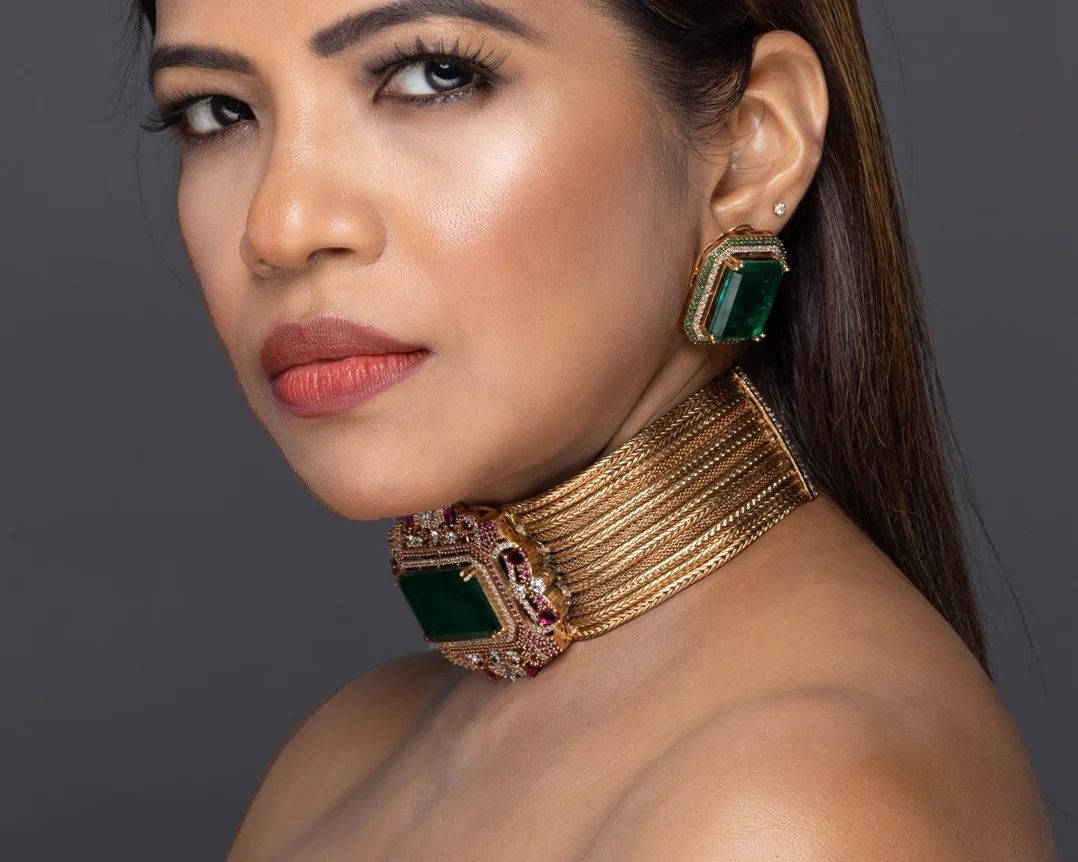 Luxurious Emerald Statement Choker Set - Image 2