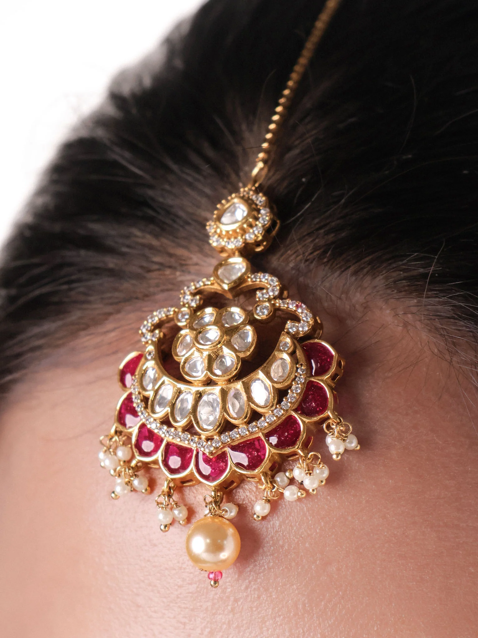 Maharani Polki Bridal Set – Grand Kundan Choker with Pearls, Earrings & Maang-Tikka - Image 4