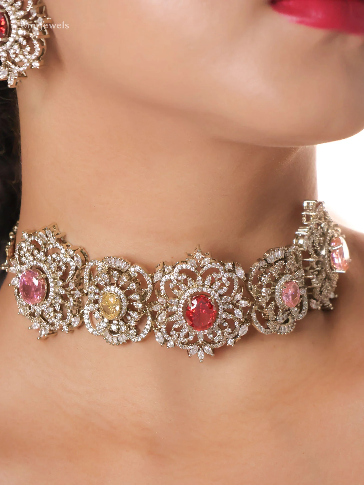 Maharani Rosette Choker with Stud Earrings - Image 2