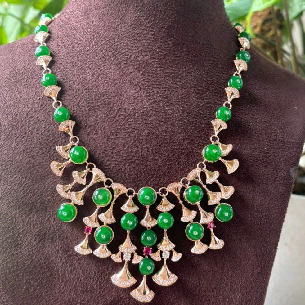 Mahira Luxe Emerald Necklace Set - Image 2
