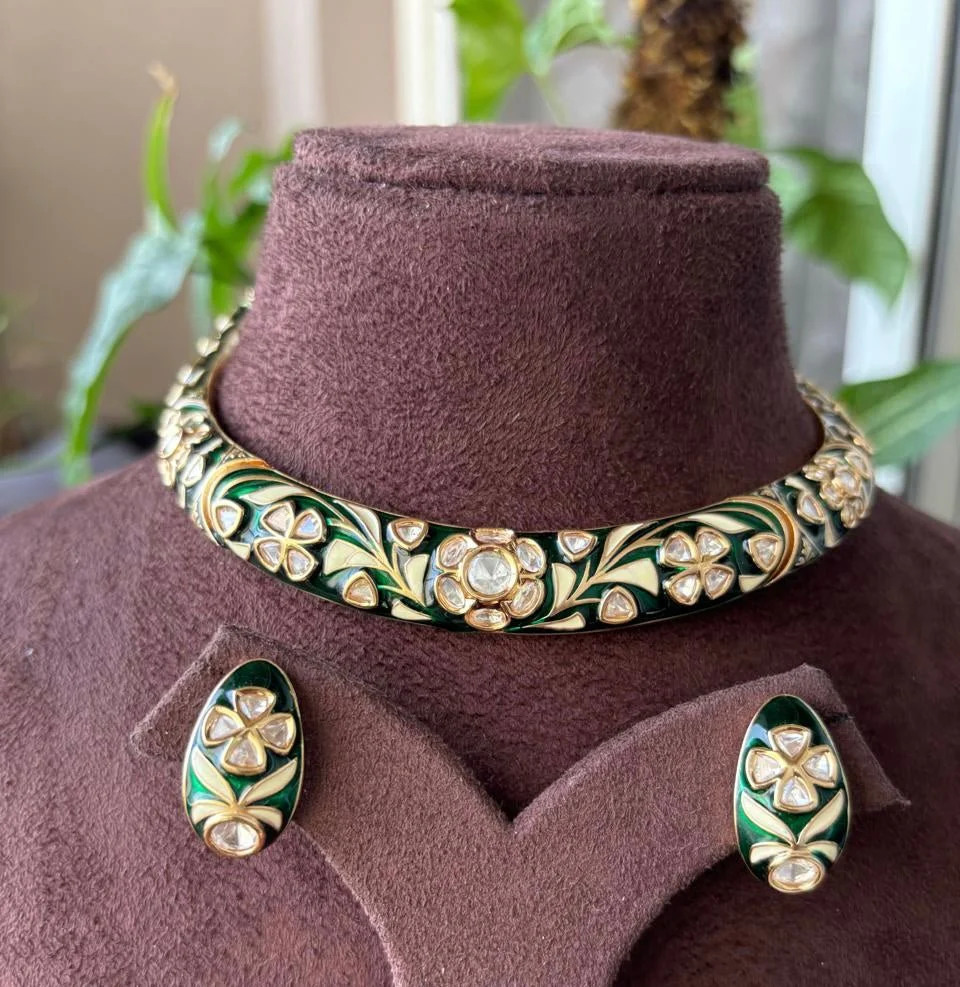 Meenakari Hasli Choker Necklace Set with Studs - Image 8
