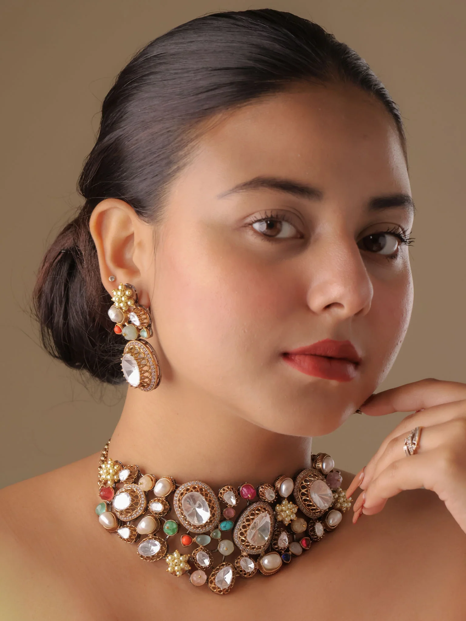 Meher-e-Riva Navratna Kundan Choker Set