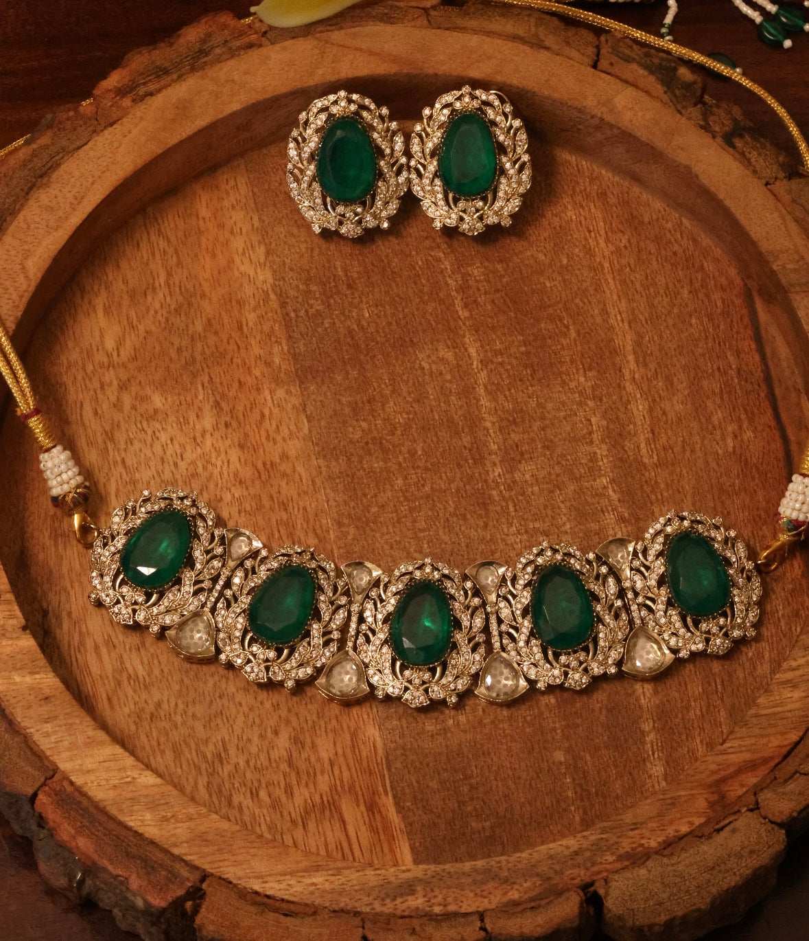 Meher Emerald Choker Necklace with studs - Image 3
