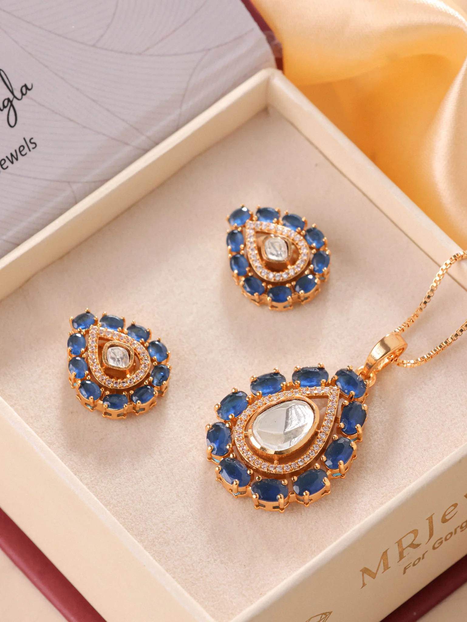 Meher Navratna Polki Pendant Set - Image 4