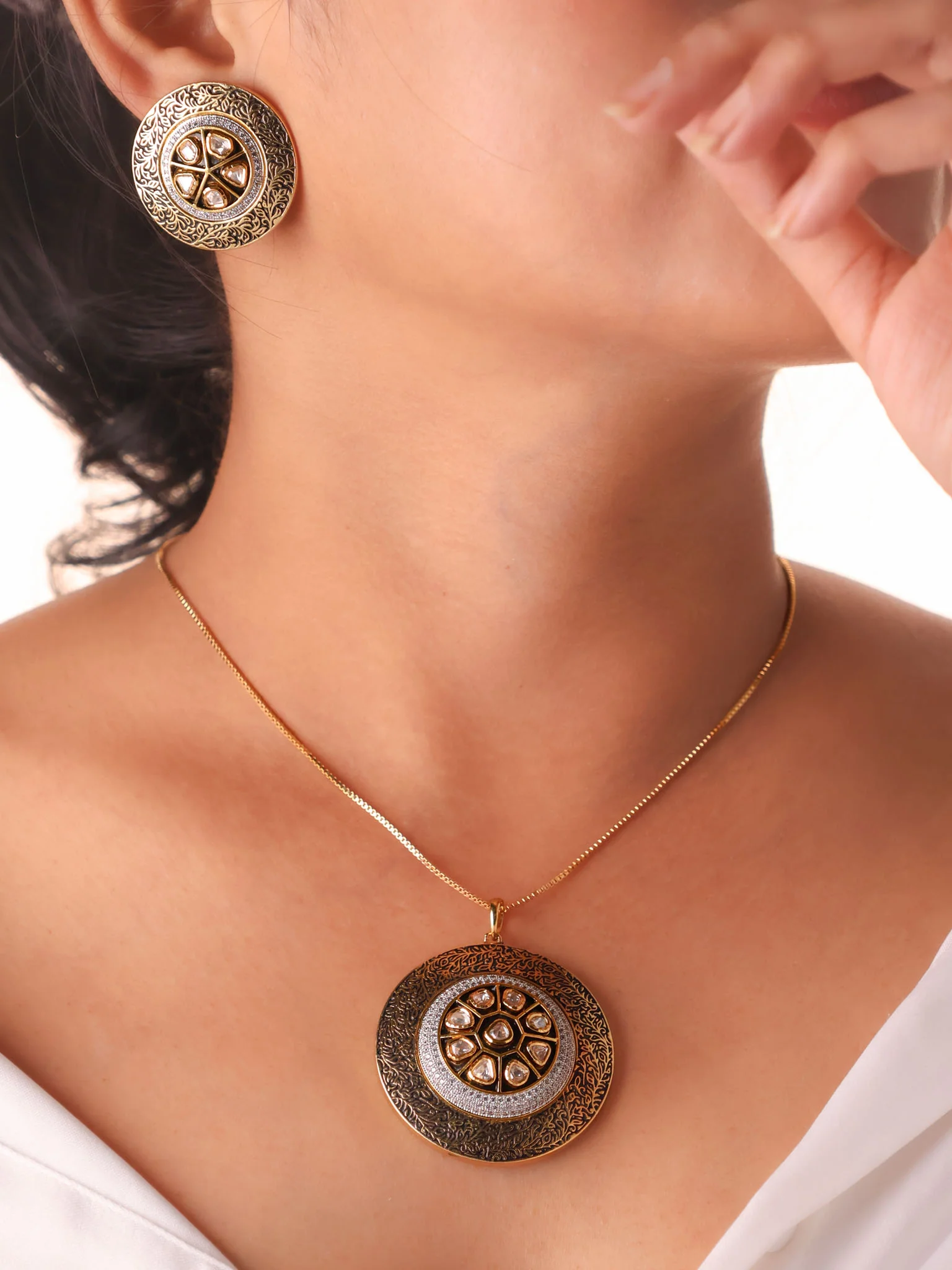 Meher Pendant Set