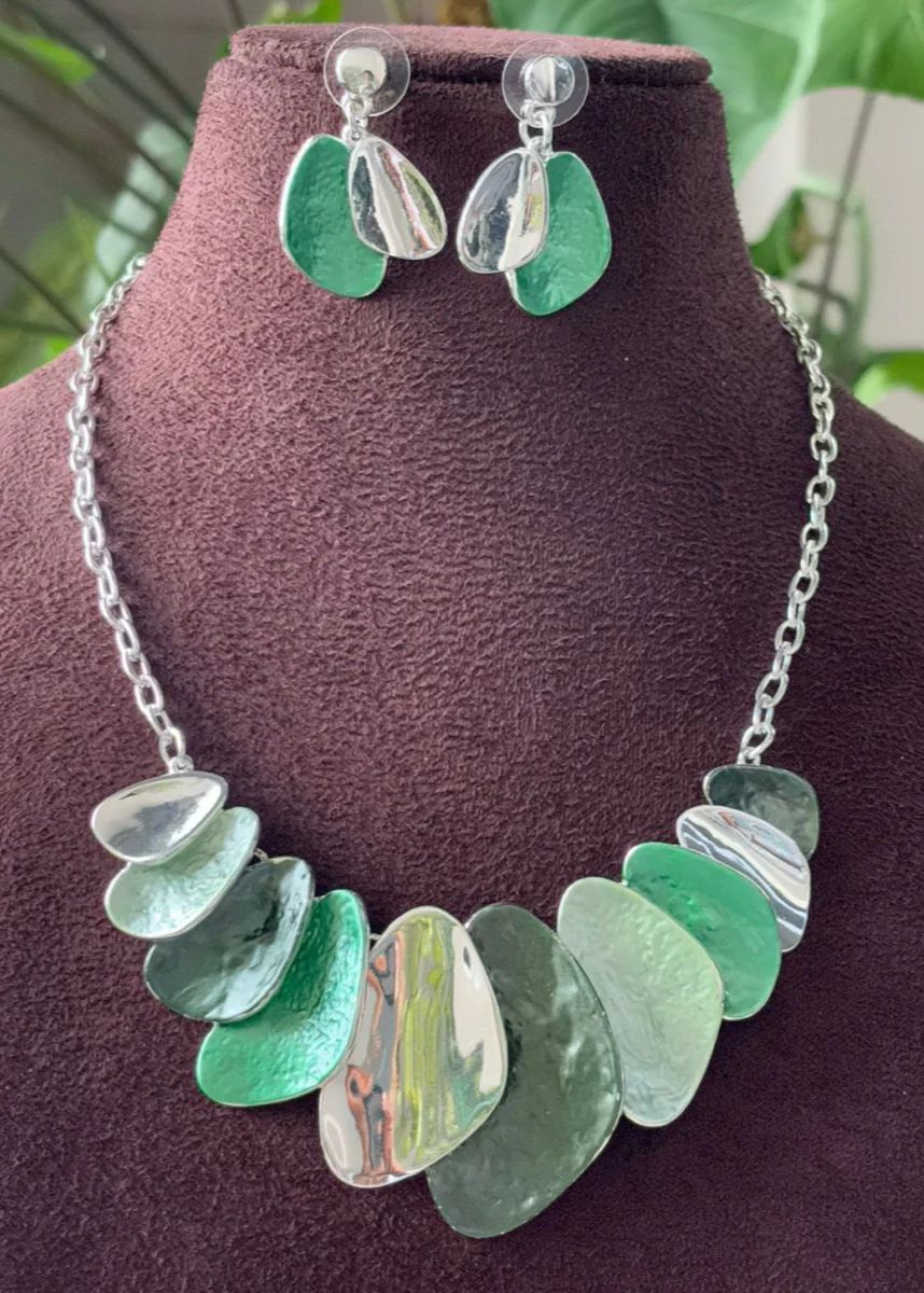 Midnight Glimmer Enamel Necklace Set - Image 2
