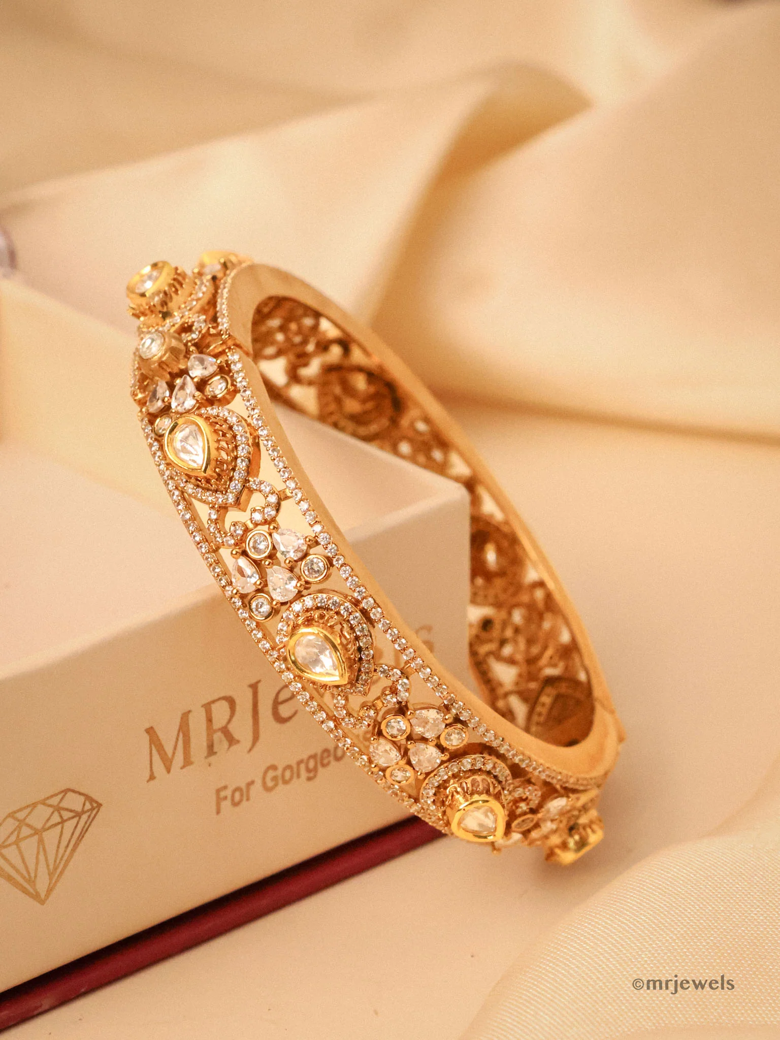 Moissanite Bangle / Kada Openable