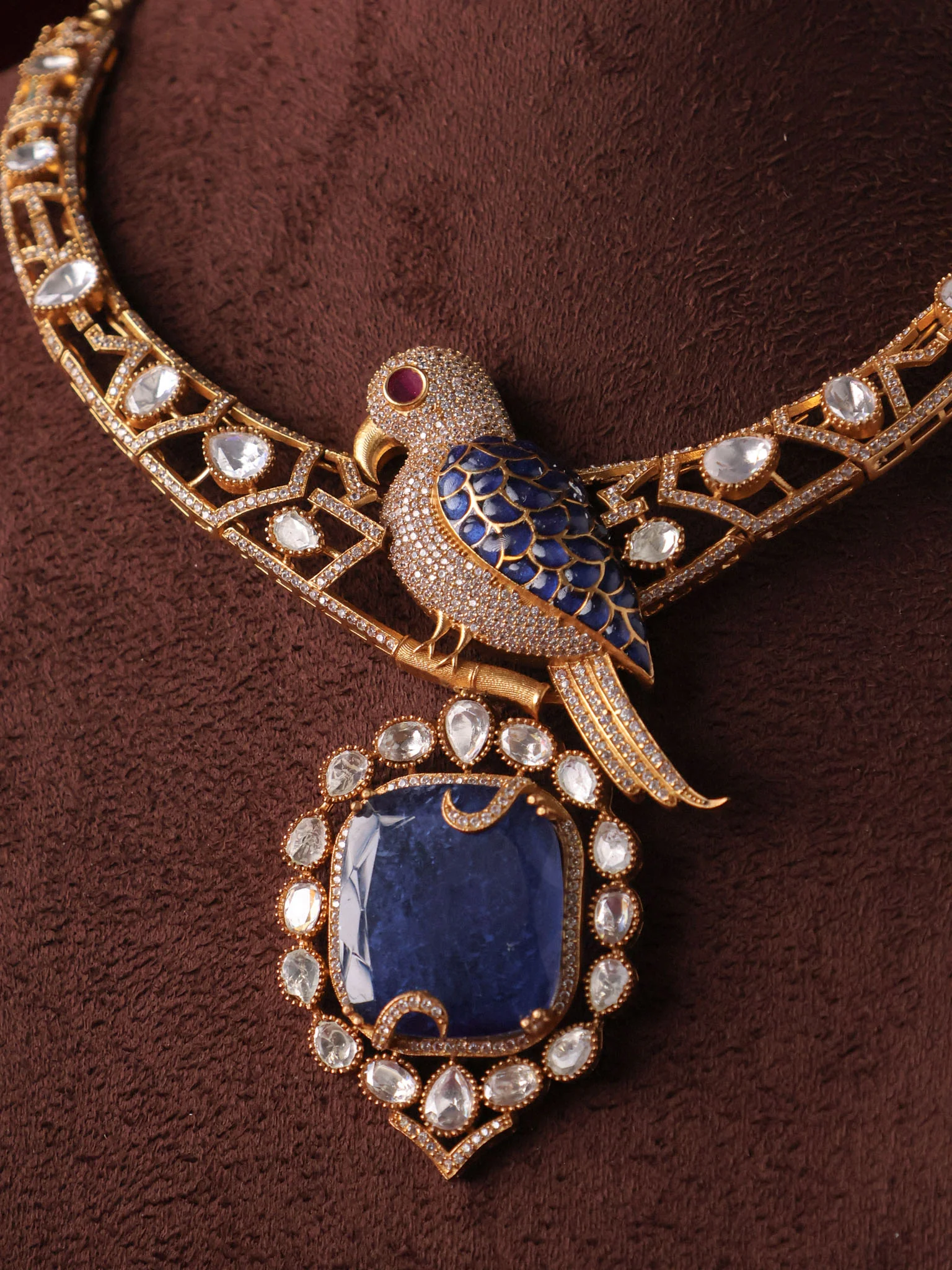 Morni Noormahal Parrot Motif Emerald Choker Set - Image 4