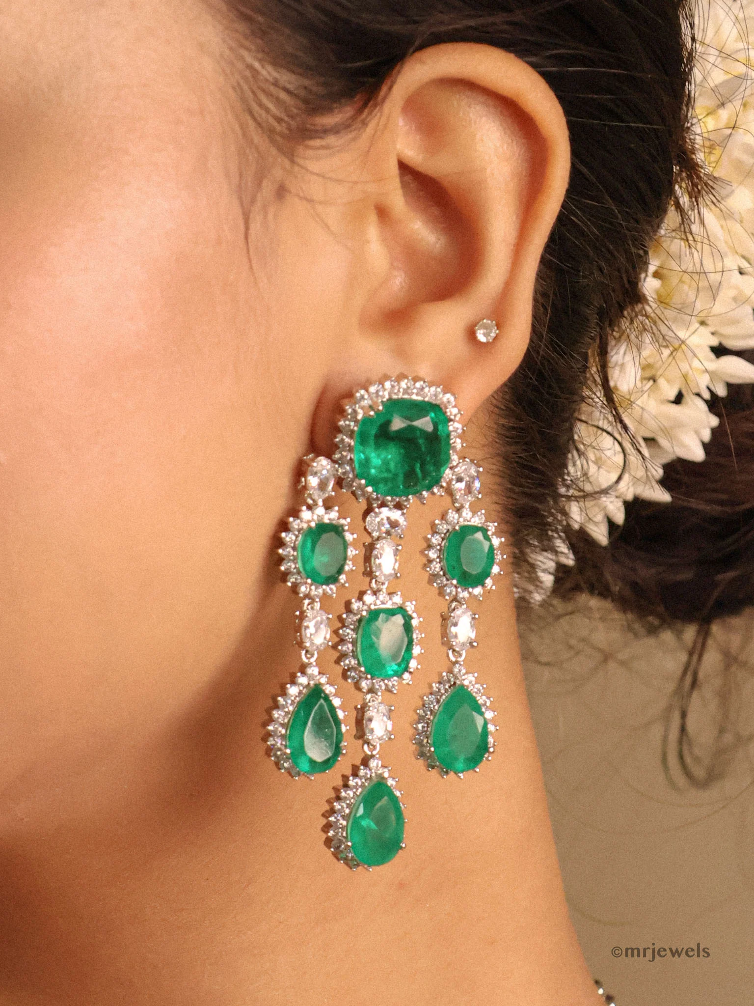 Multilayered Emerald Diamond Necklace set - Image 2