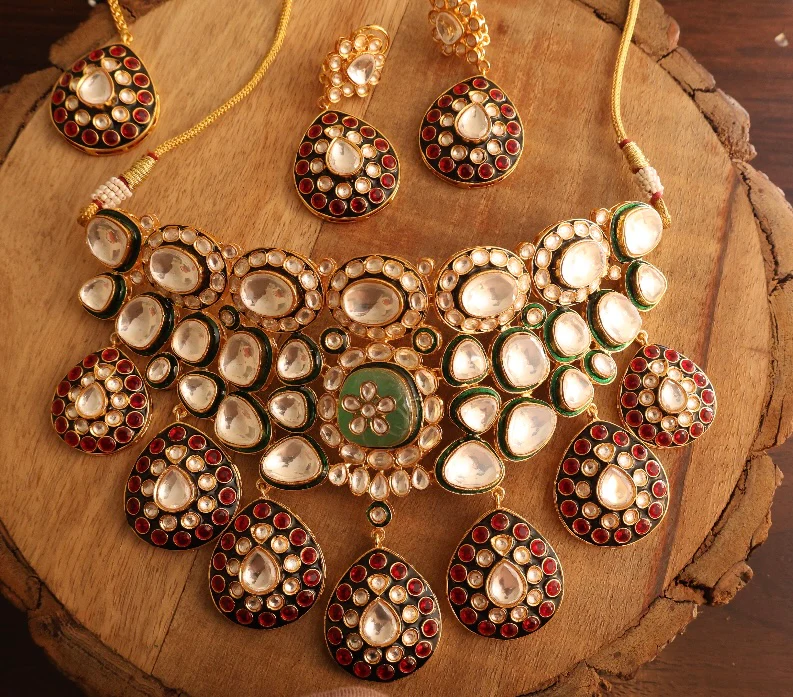 Naintara Polki Necklace set with matching earrings and maangtikaa - Image 4