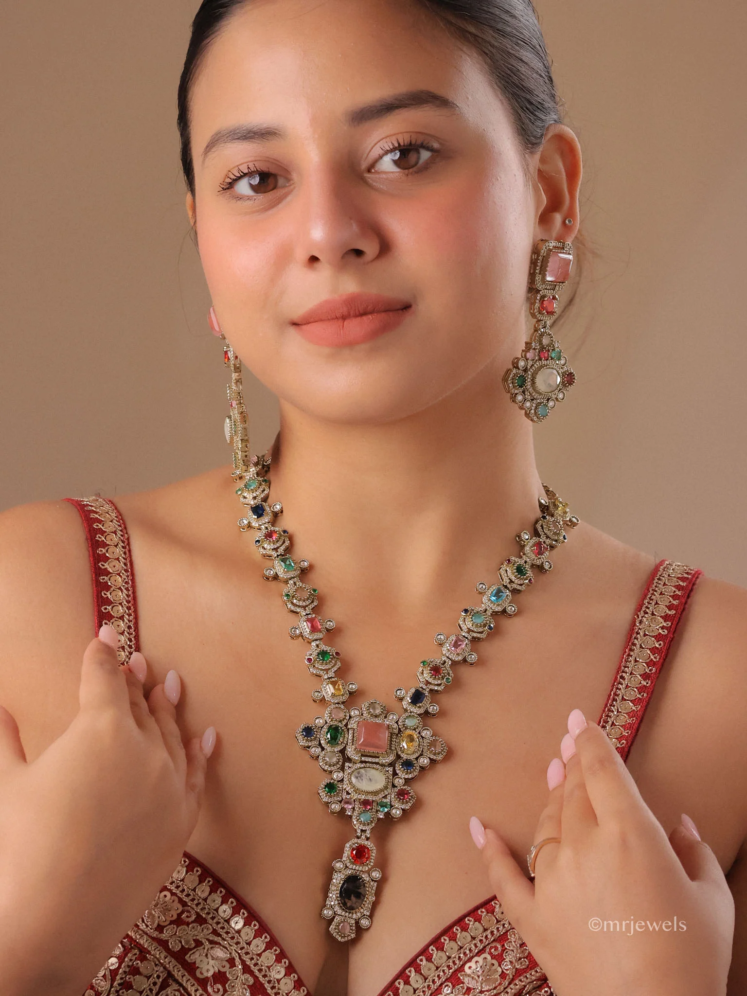 Navraga Sabya Necklace