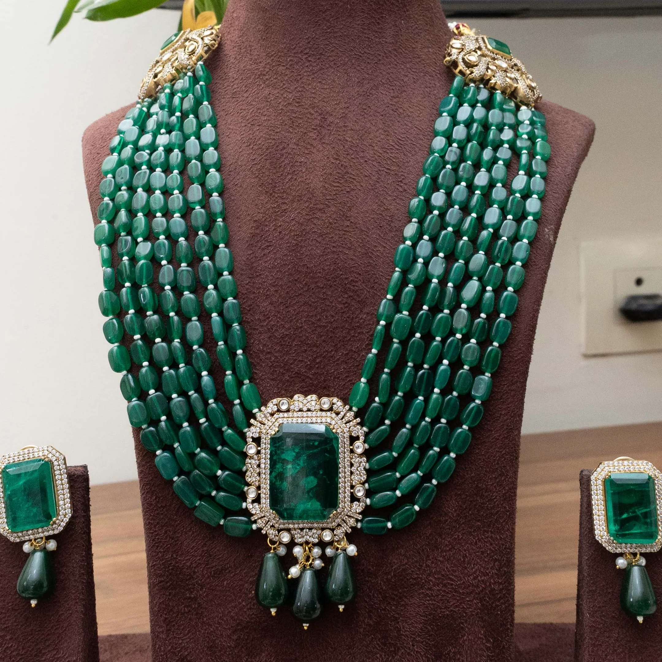 Nayara – Regal Multi-Strand Emerald Necklace - Image 2