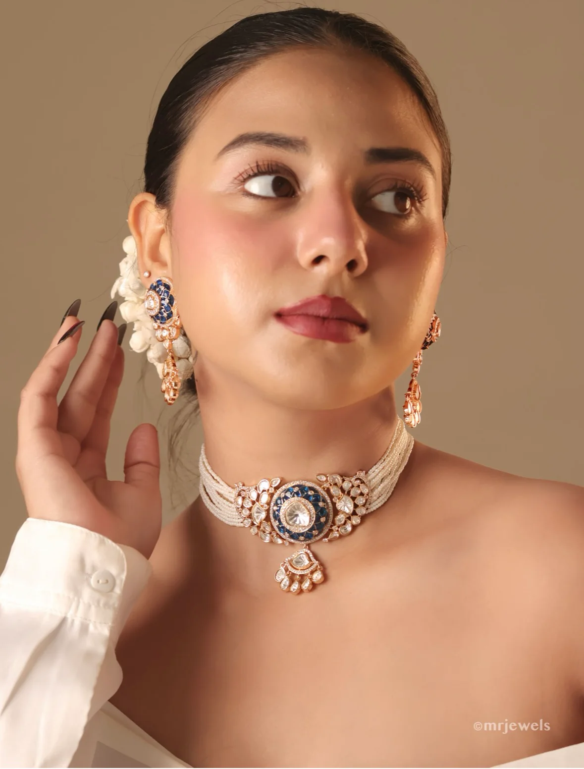 Neelaya Pearl Choker Set