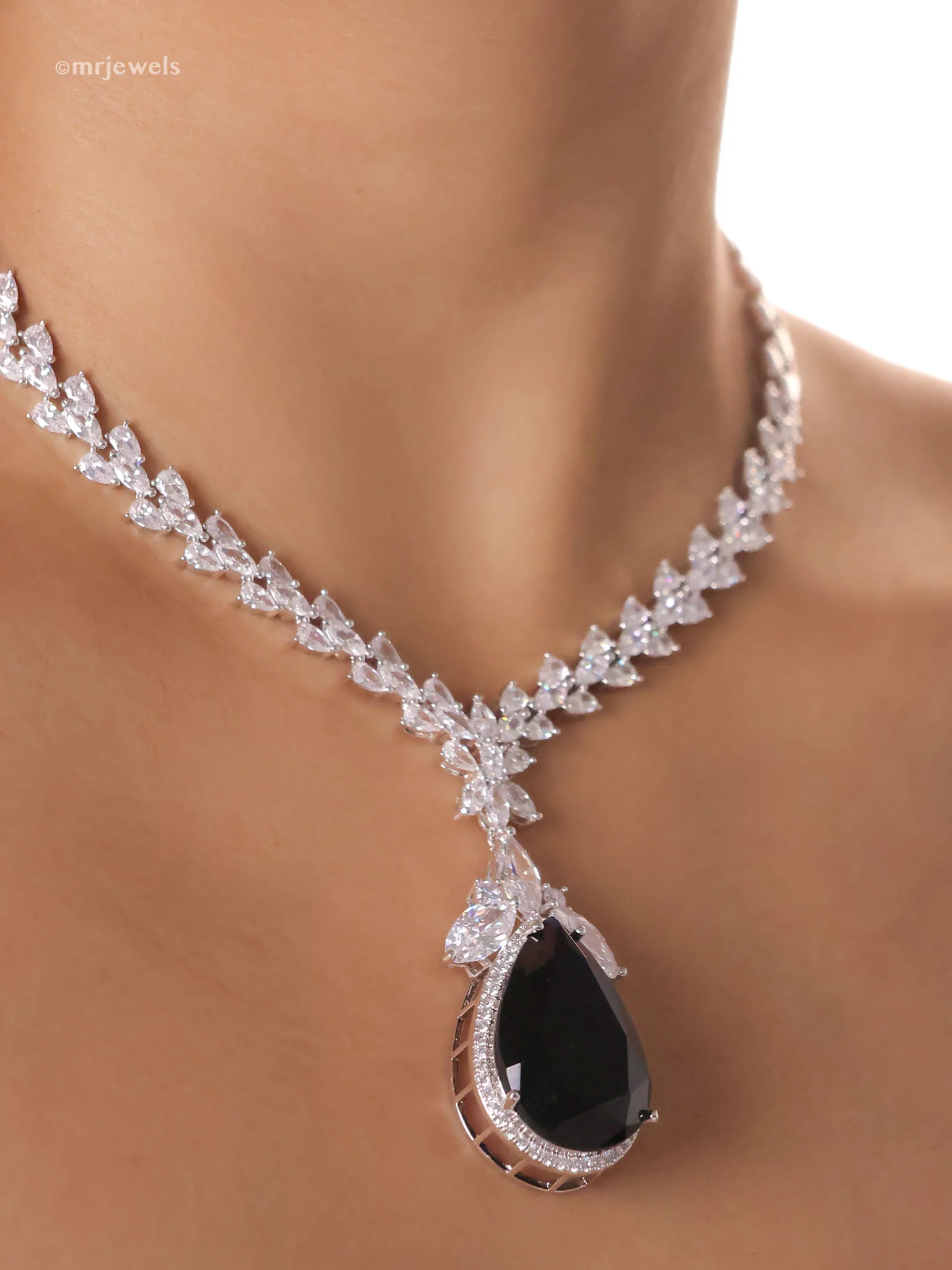 Noir Duchess Teardrop Necklace Set (Silver Finish) - Image 2