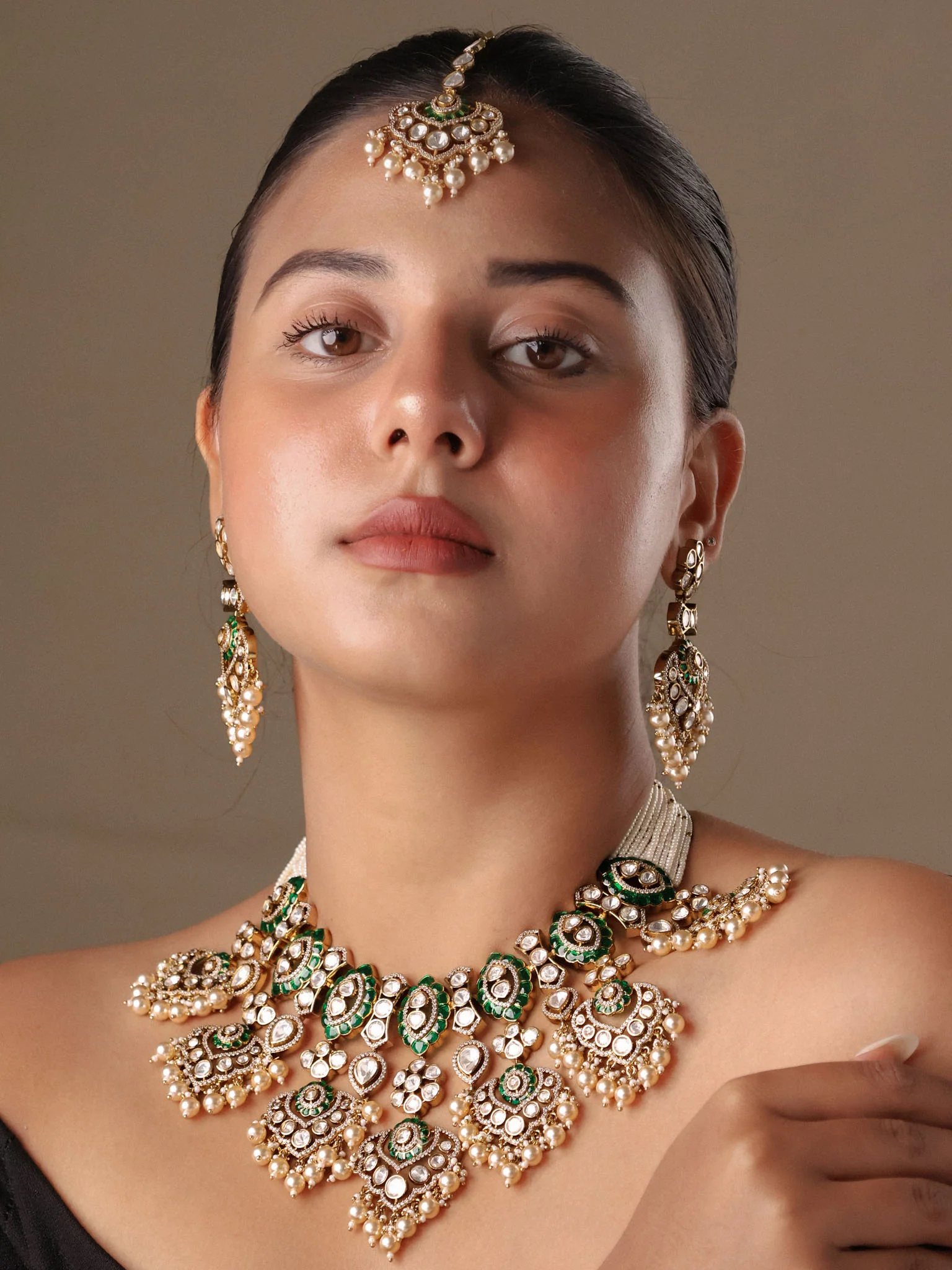 Noor-e-Emerald Kundan Bridal Set