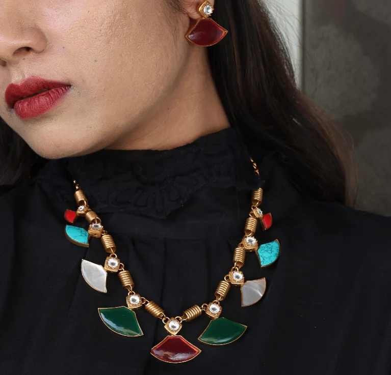 Noor – Elegant Statement Necklace Set