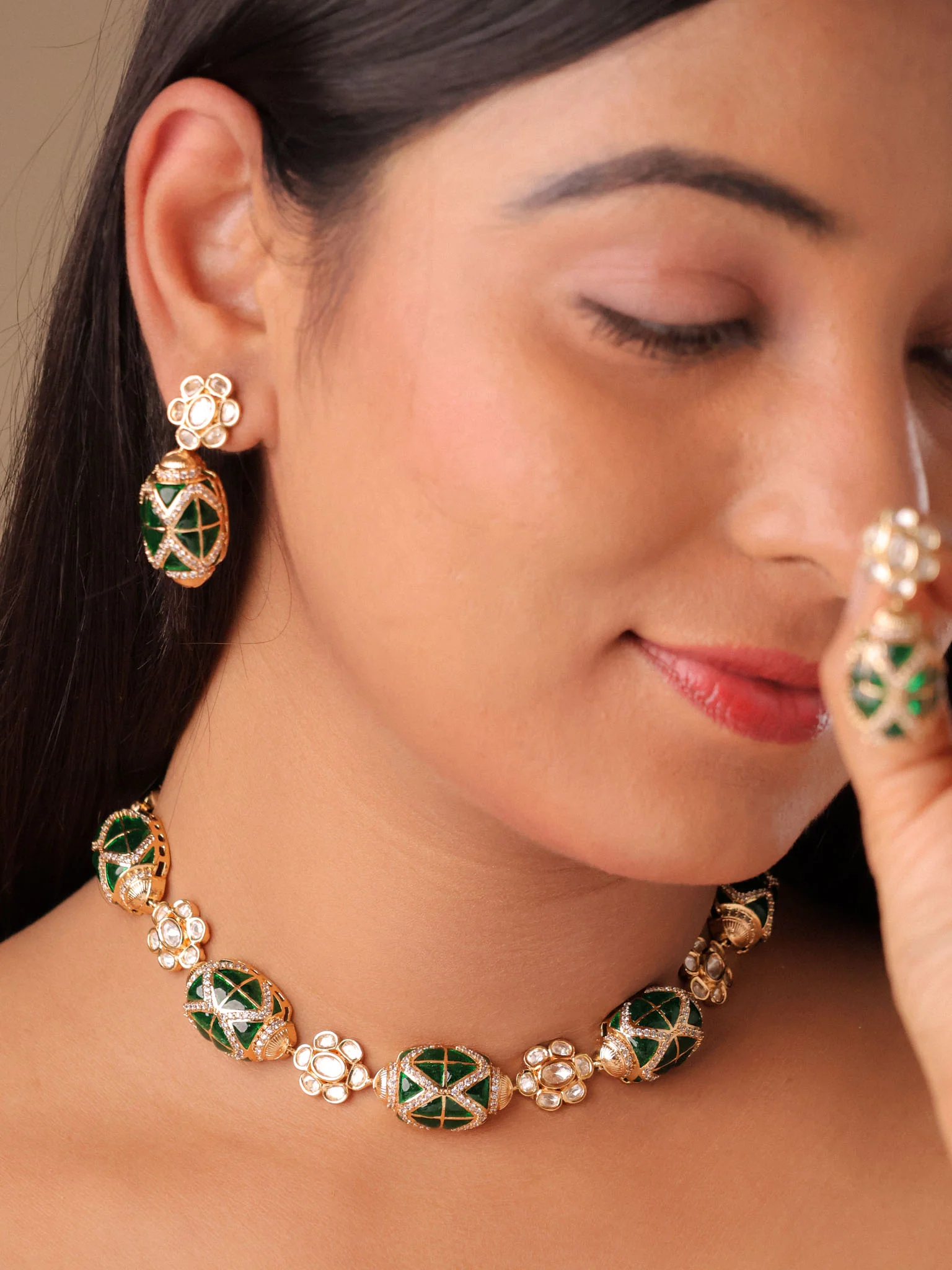 Noorie Enamel Oval Choker Set